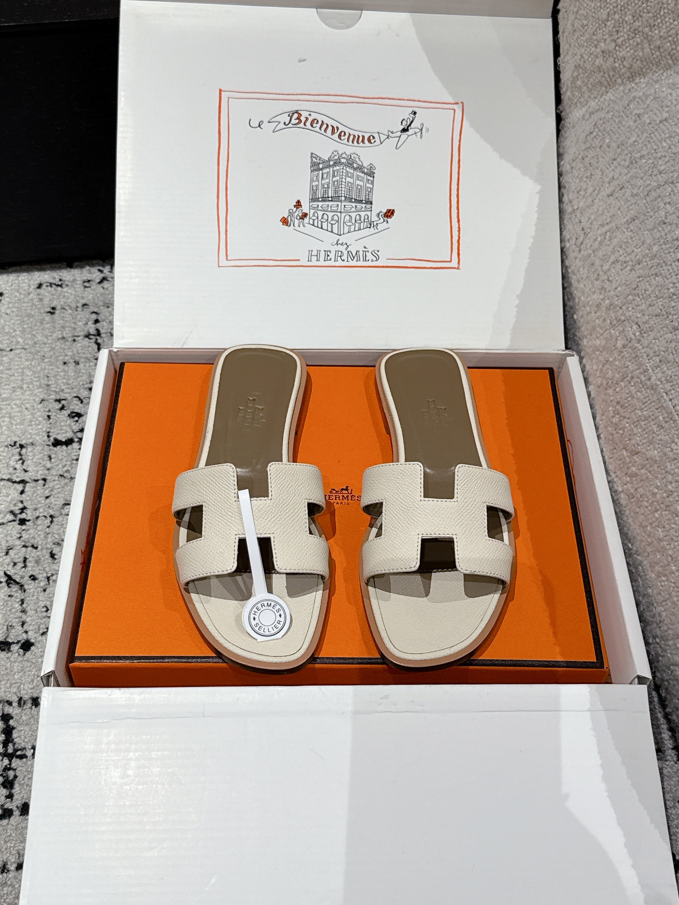 HM 25 Oran Sandal Cream Epsom Etoupe Calfskin
