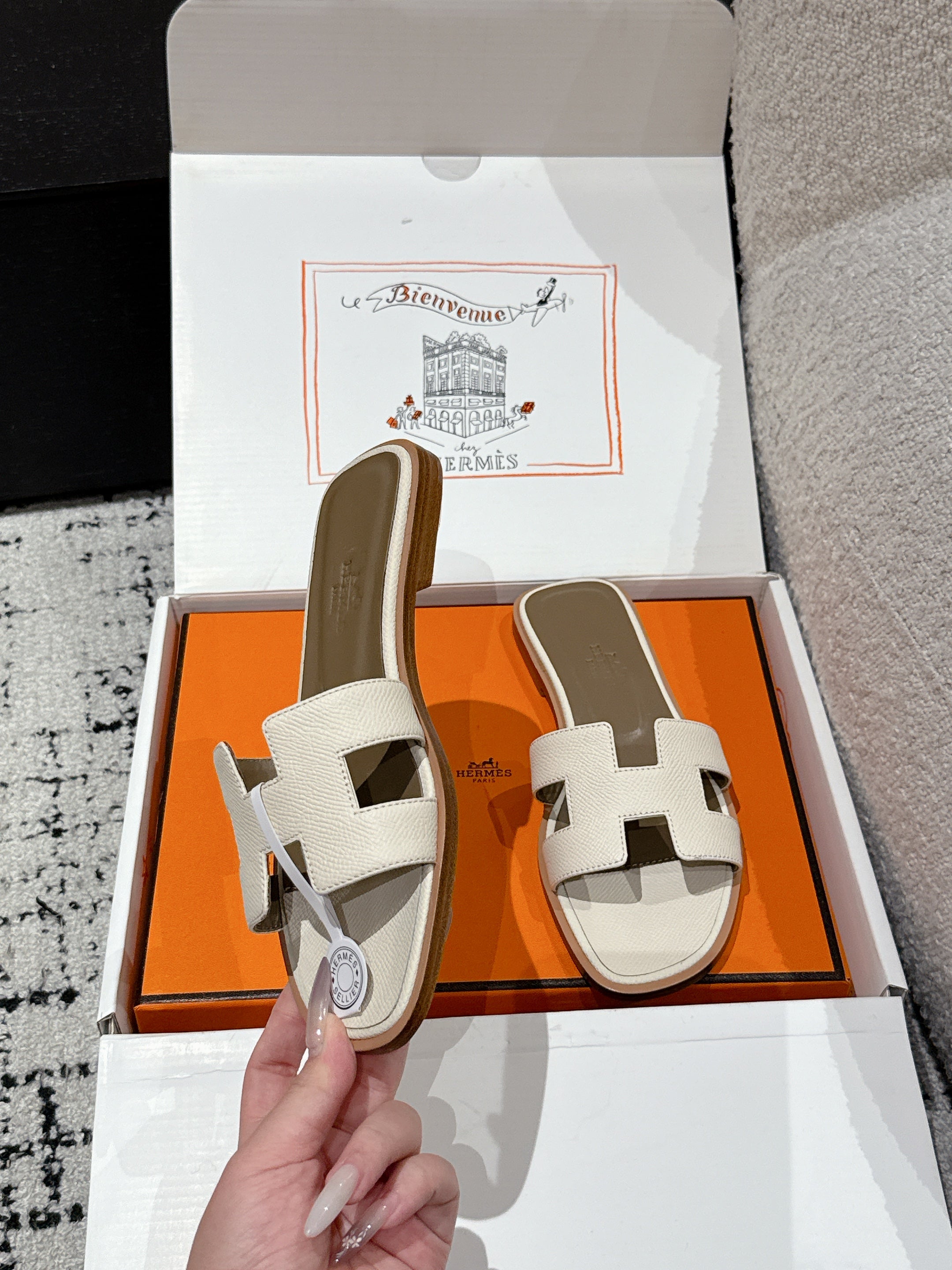 HM 25 Oran Sandal Cream Epsom Etoupe Calfskin