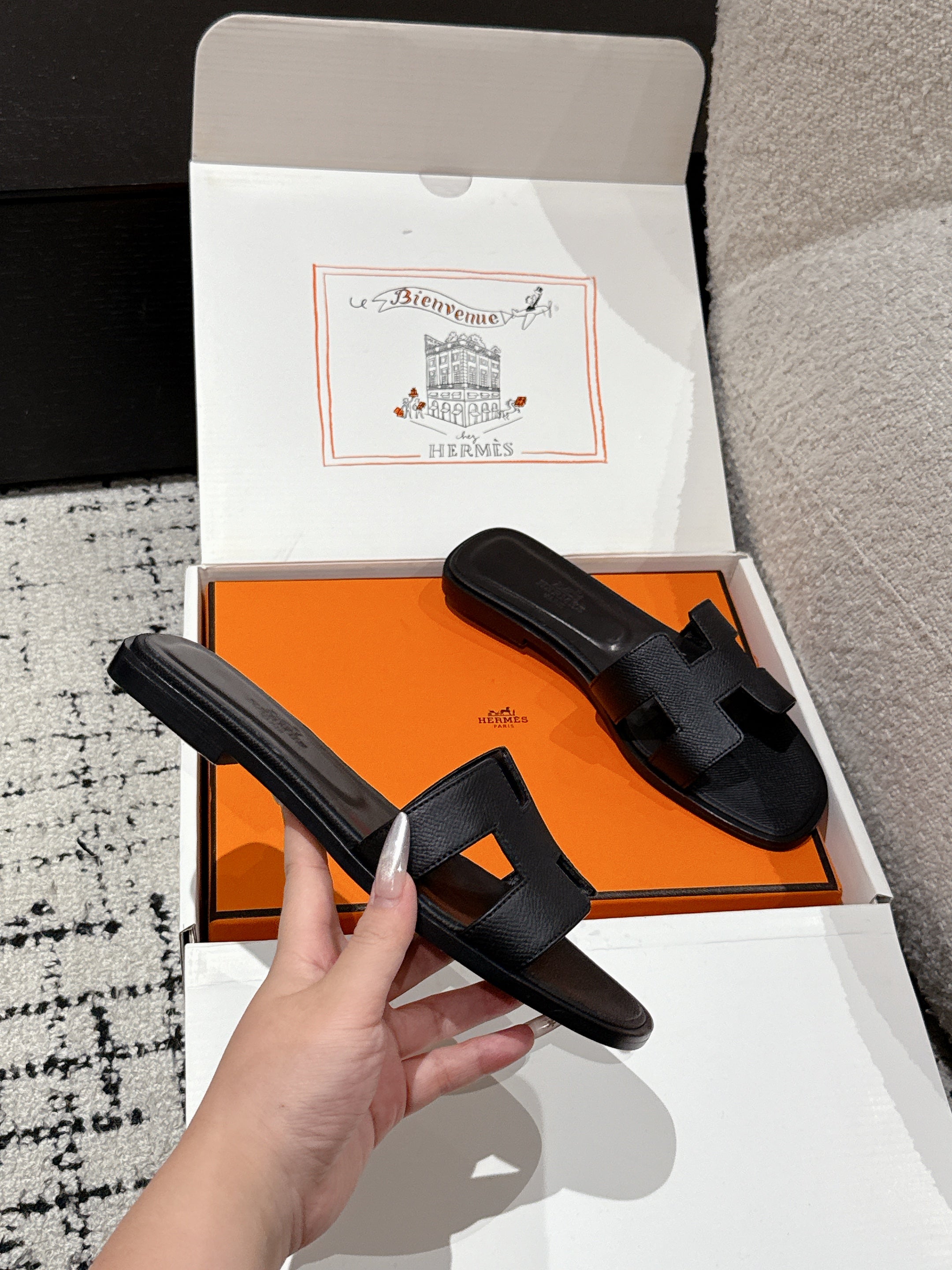 HM 25 Oran Sandal Black Epsom Calfskin