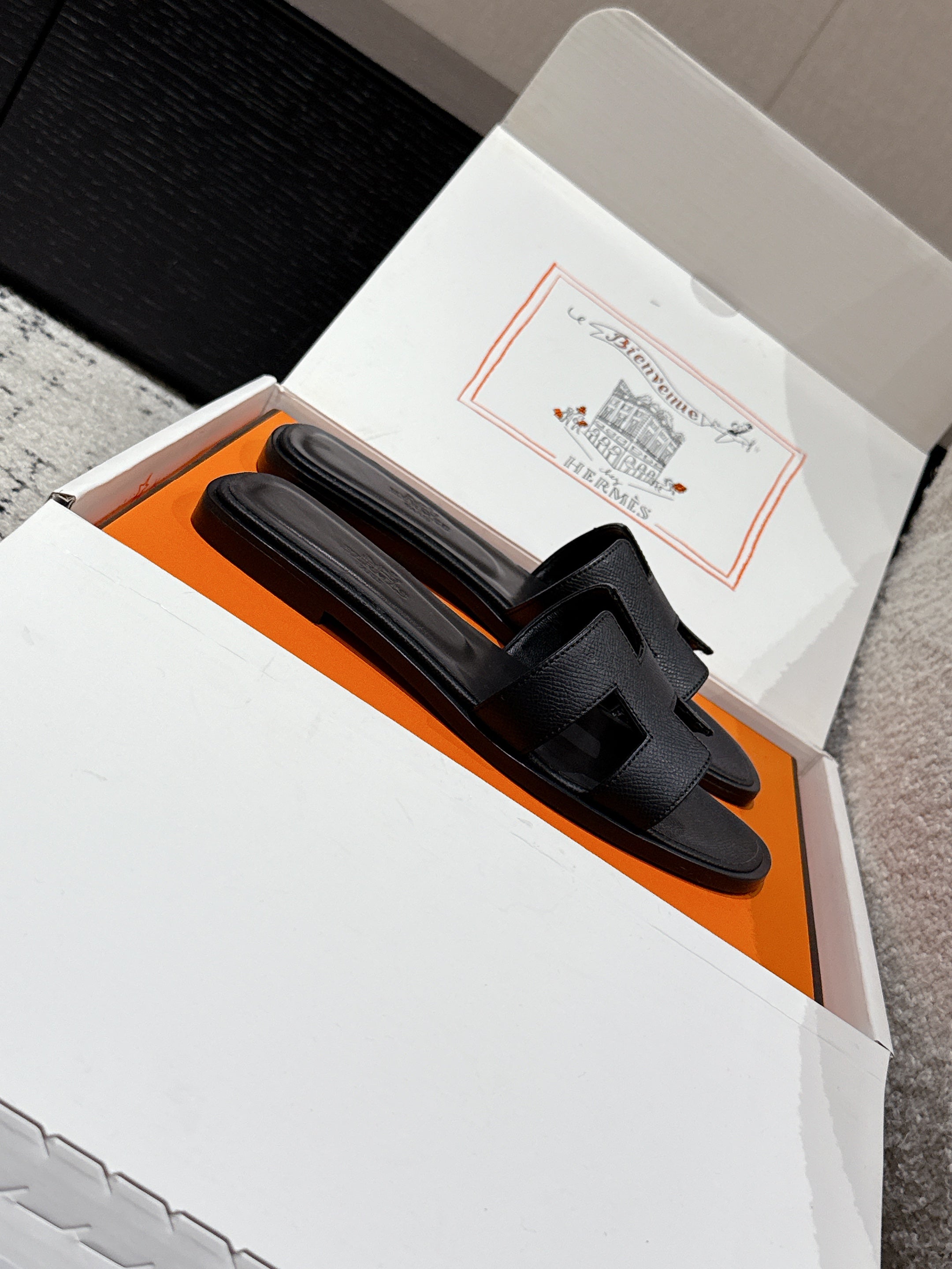 HM 25 Oran Sandal Black Epsom Calfskin