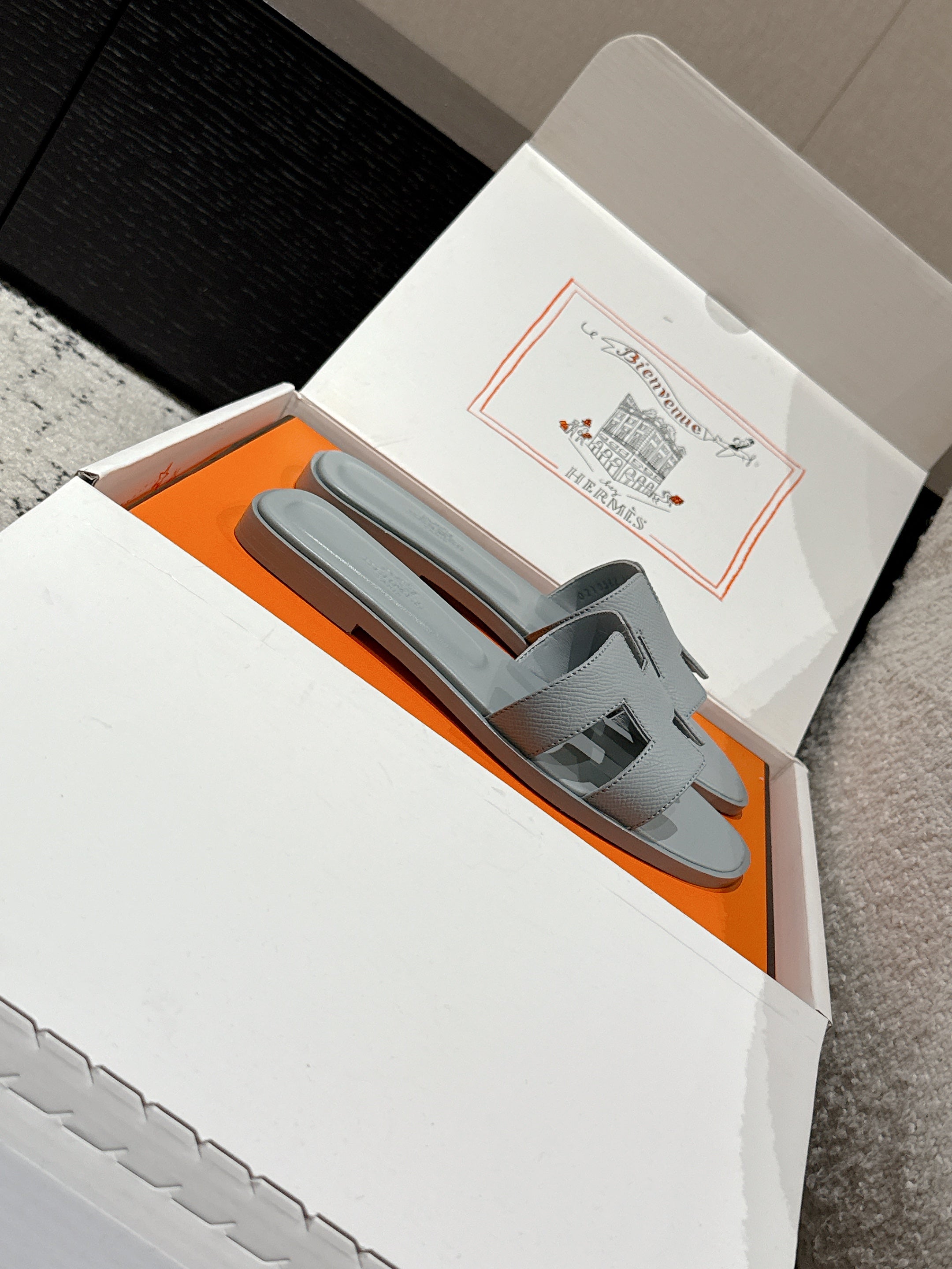 HM 25 Oran Sandal Dark Grey Epsom