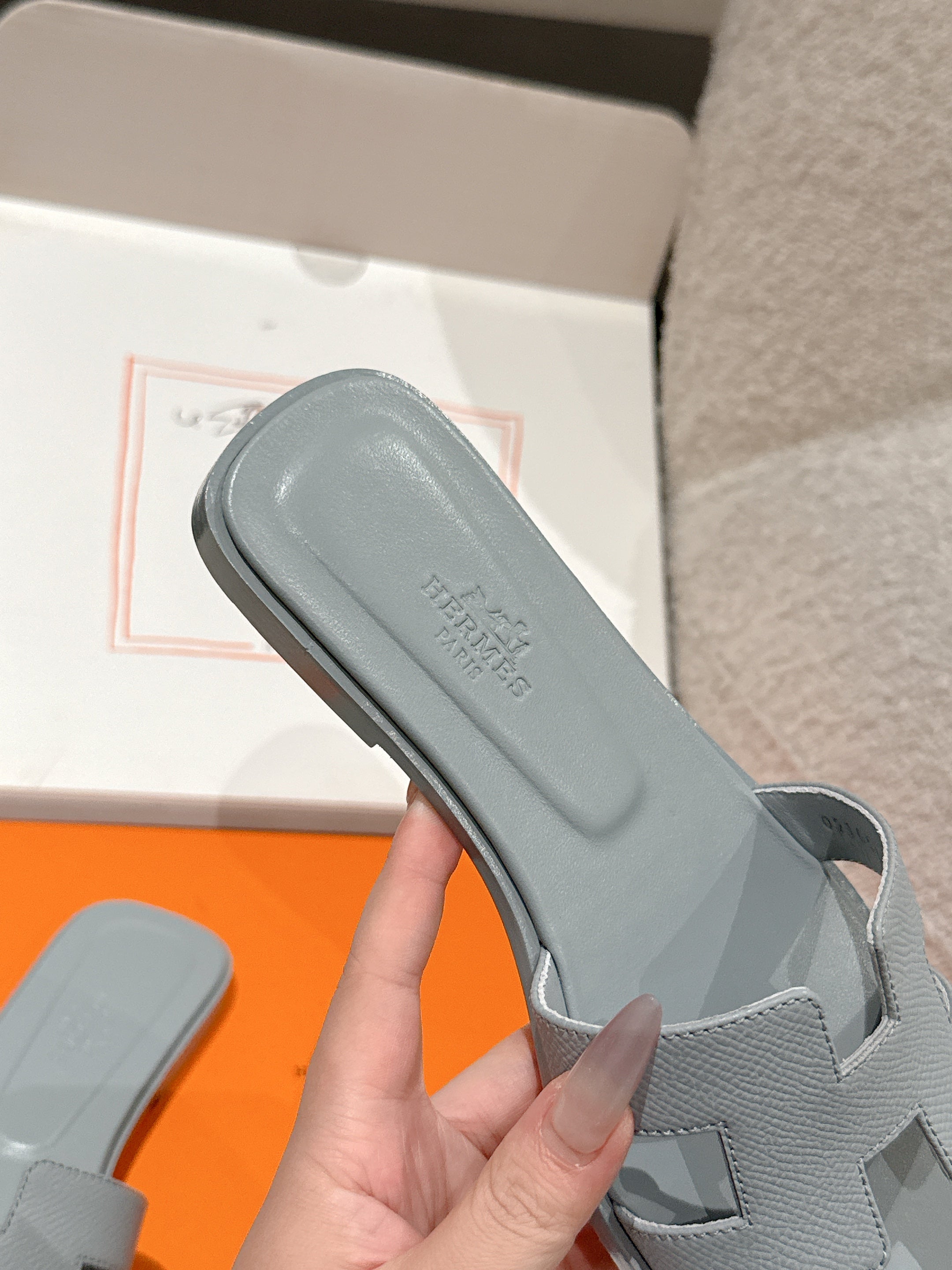 HM 25 Oran Sandal Dark Grey Epsom