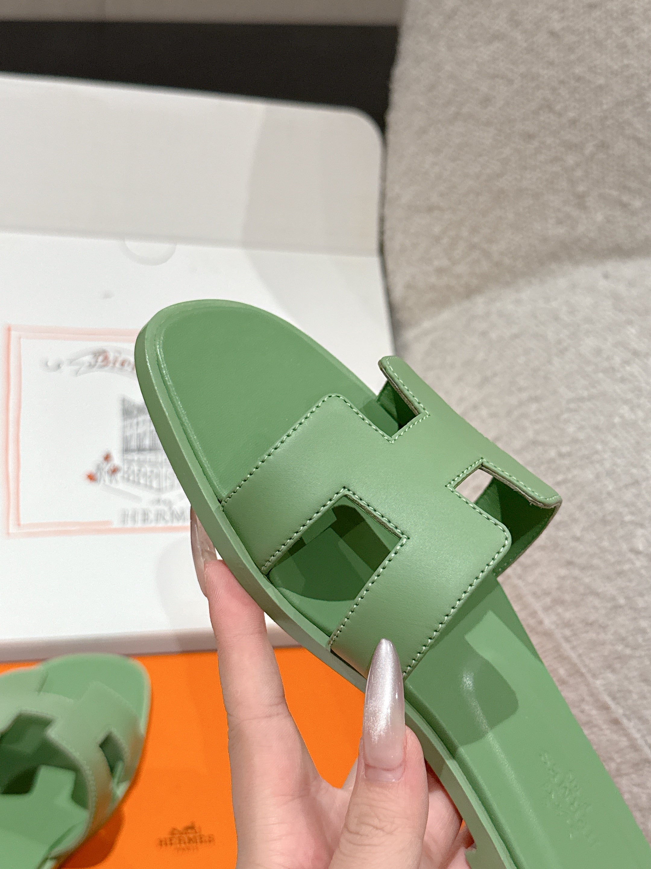 HM 25 Oran Sandal Green Calfskin
