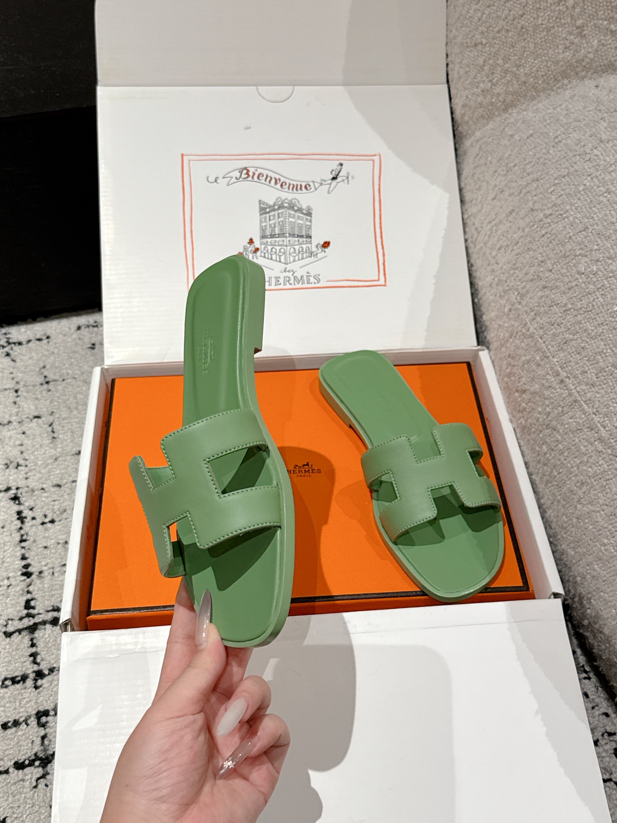 HM 25 Oran Sandal Green Calfskin