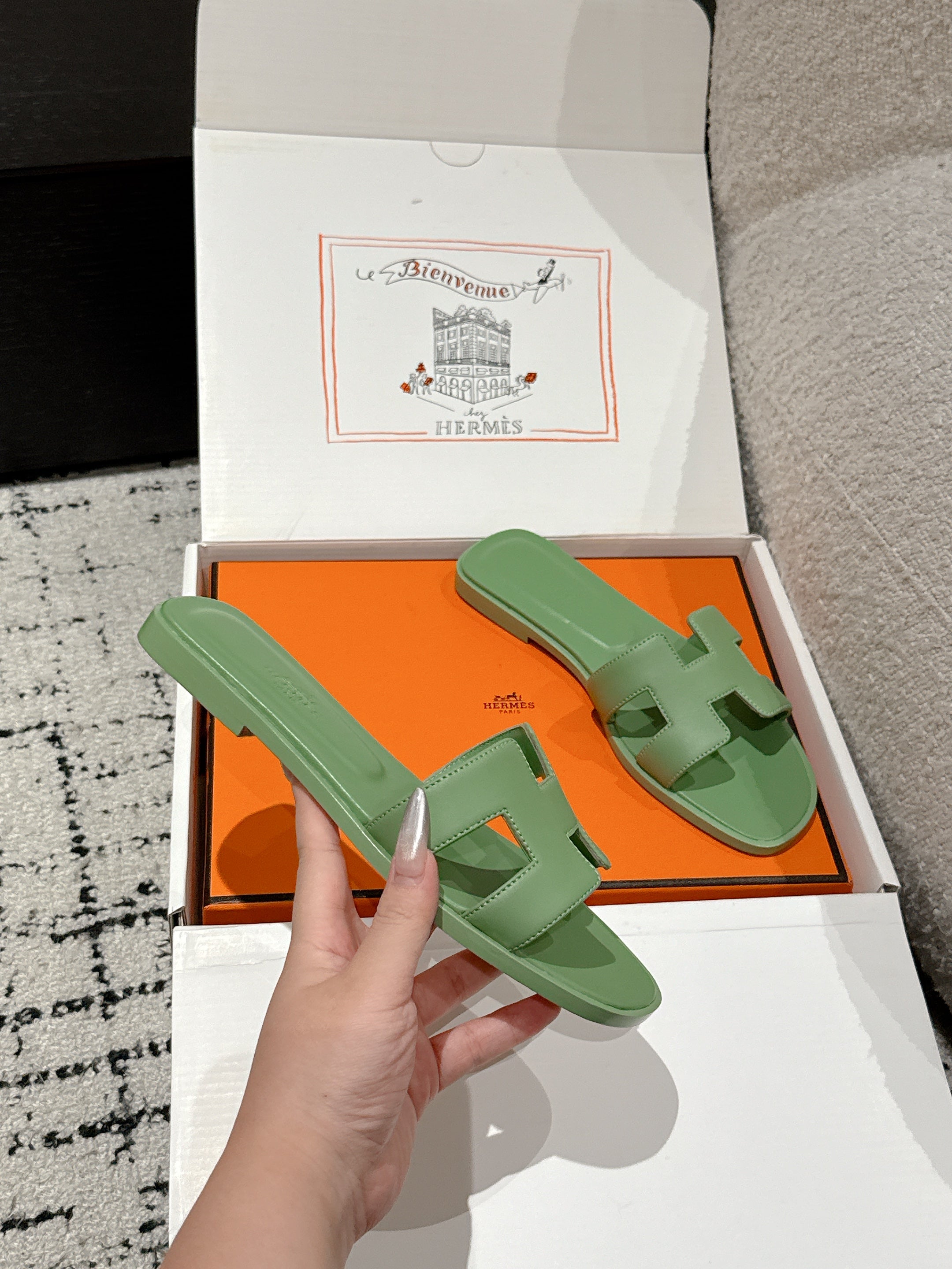 HM 25 Oran Sandal Green Calfskin