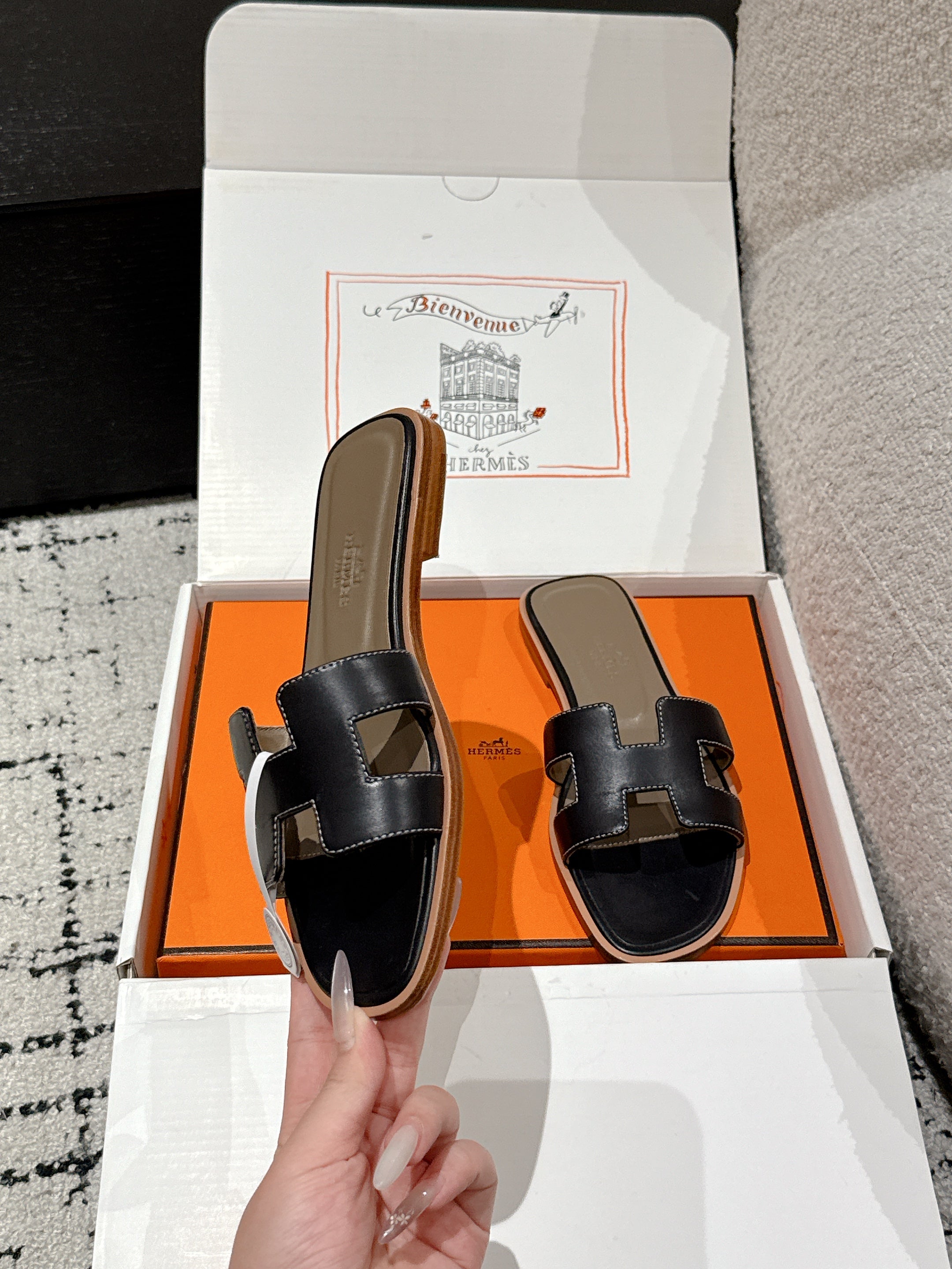 HM 25 Oran Sandal Black Etoupe Calfskin