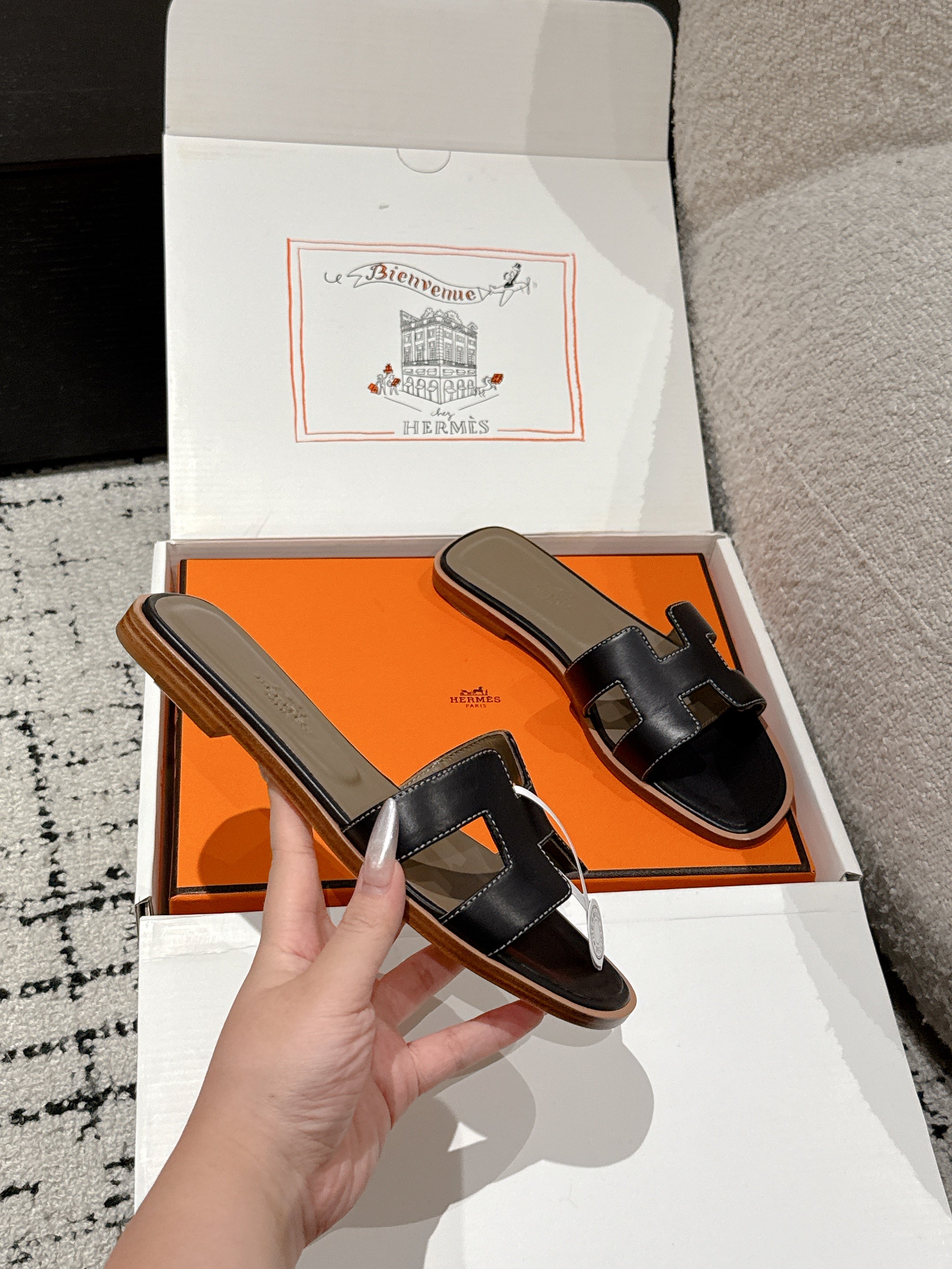 HM 25 Oran Sandal Black Etoupe Calfskin