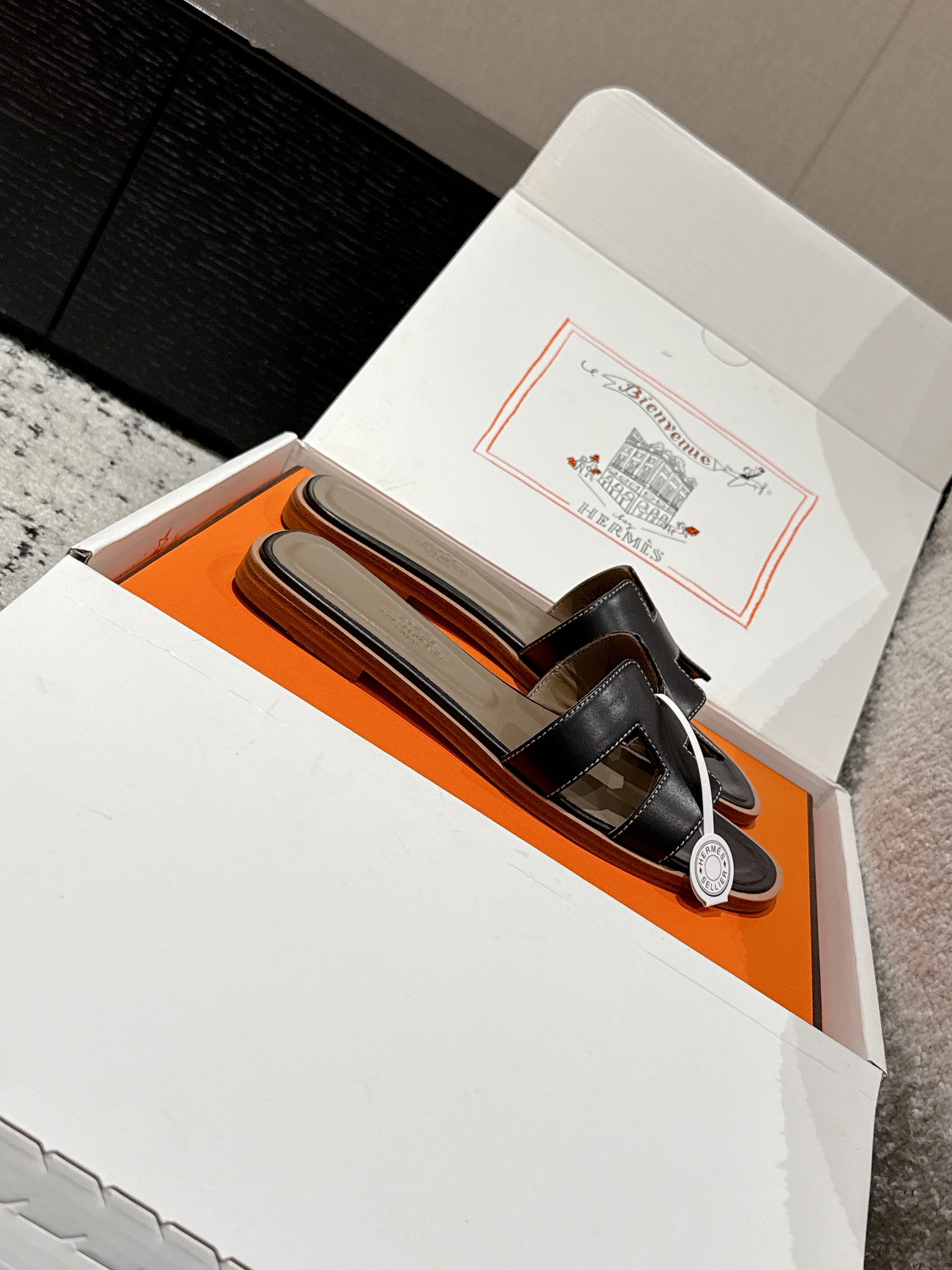 HM 25 Oran Sandal Black Etoupe Calfskin