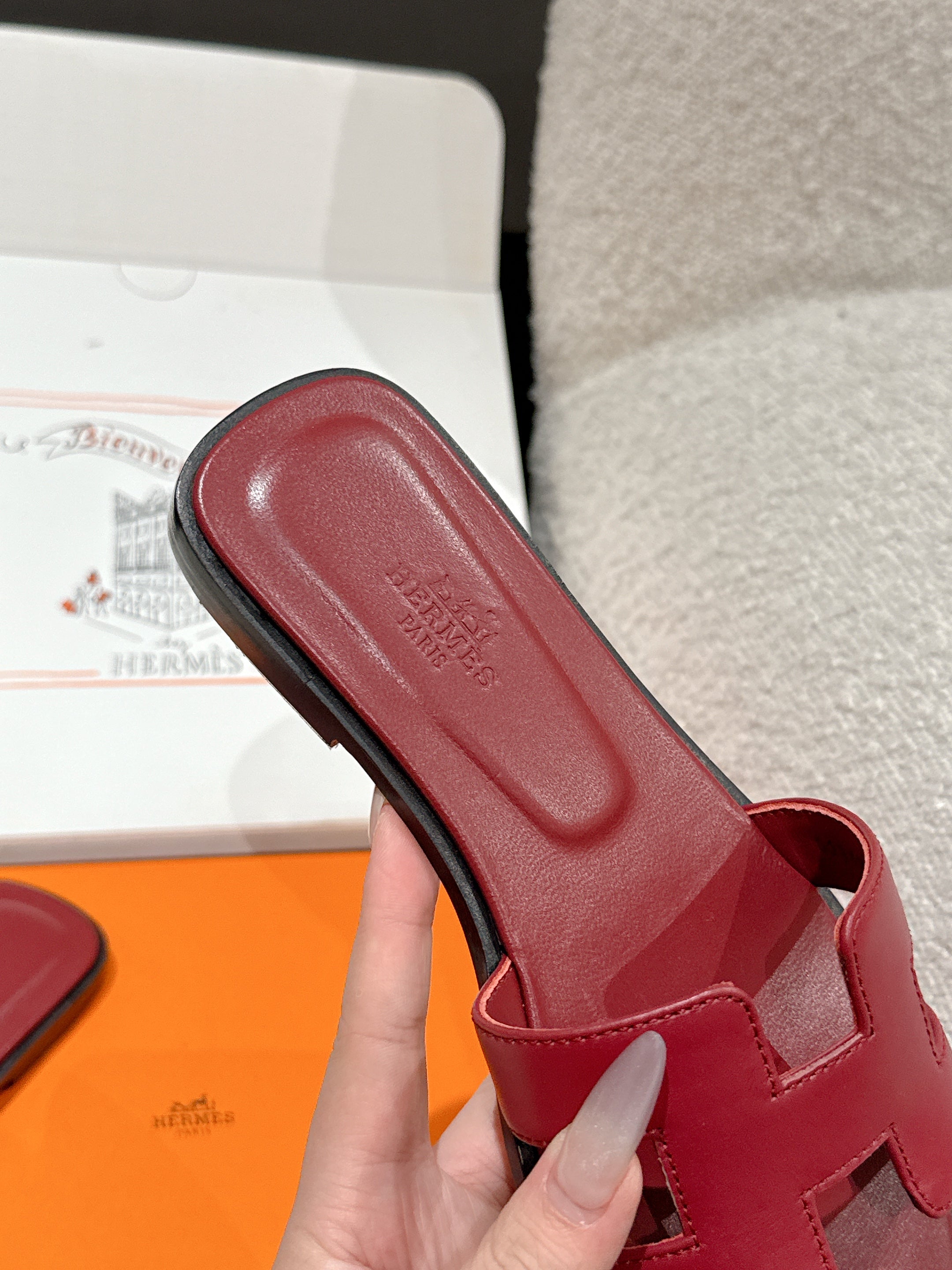 HM 25 Oran Sandal Dard Red Black Calfskin