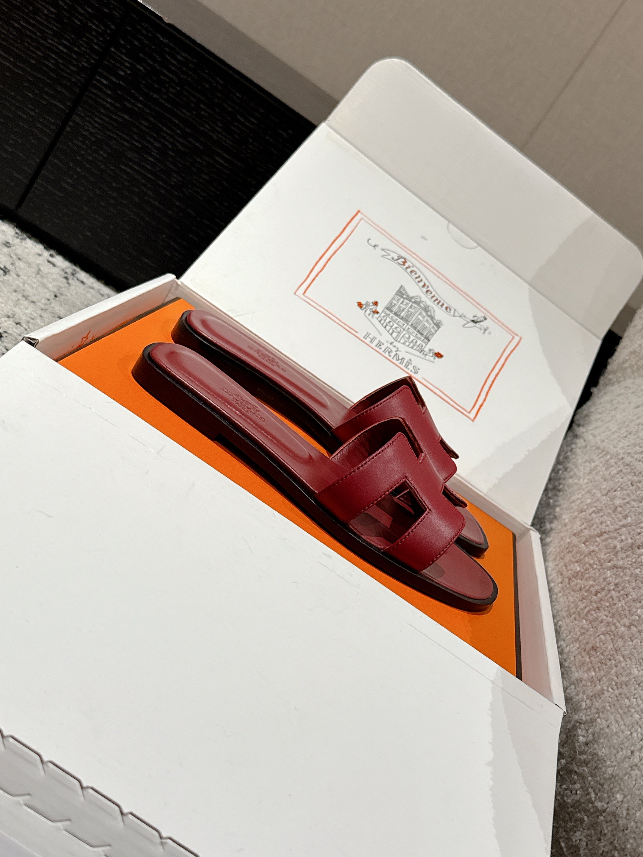 HM 25 Oran Sandal Dard Red Black Calfskin