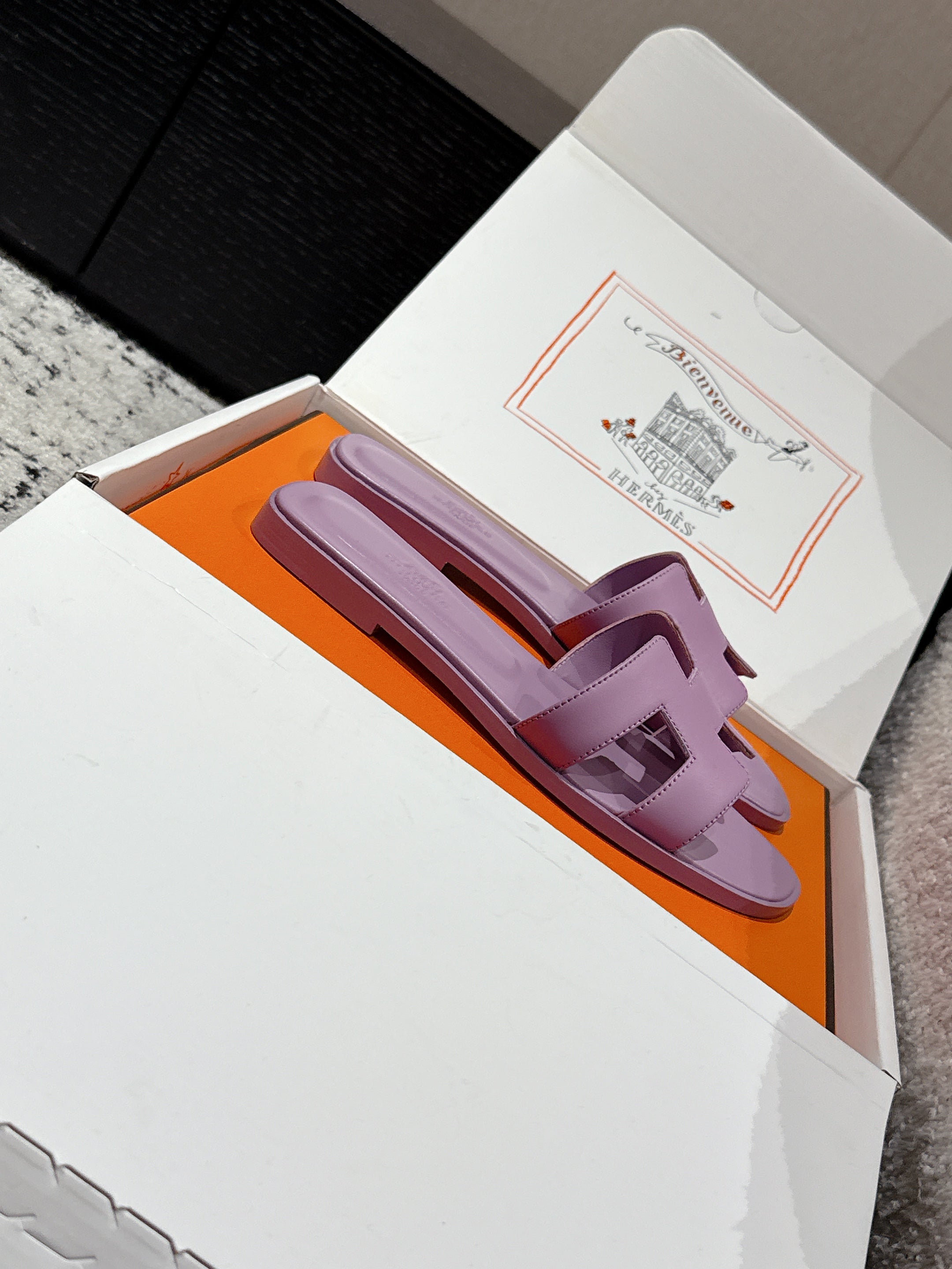 HM 25 Oran Sandal Violet Calfskin