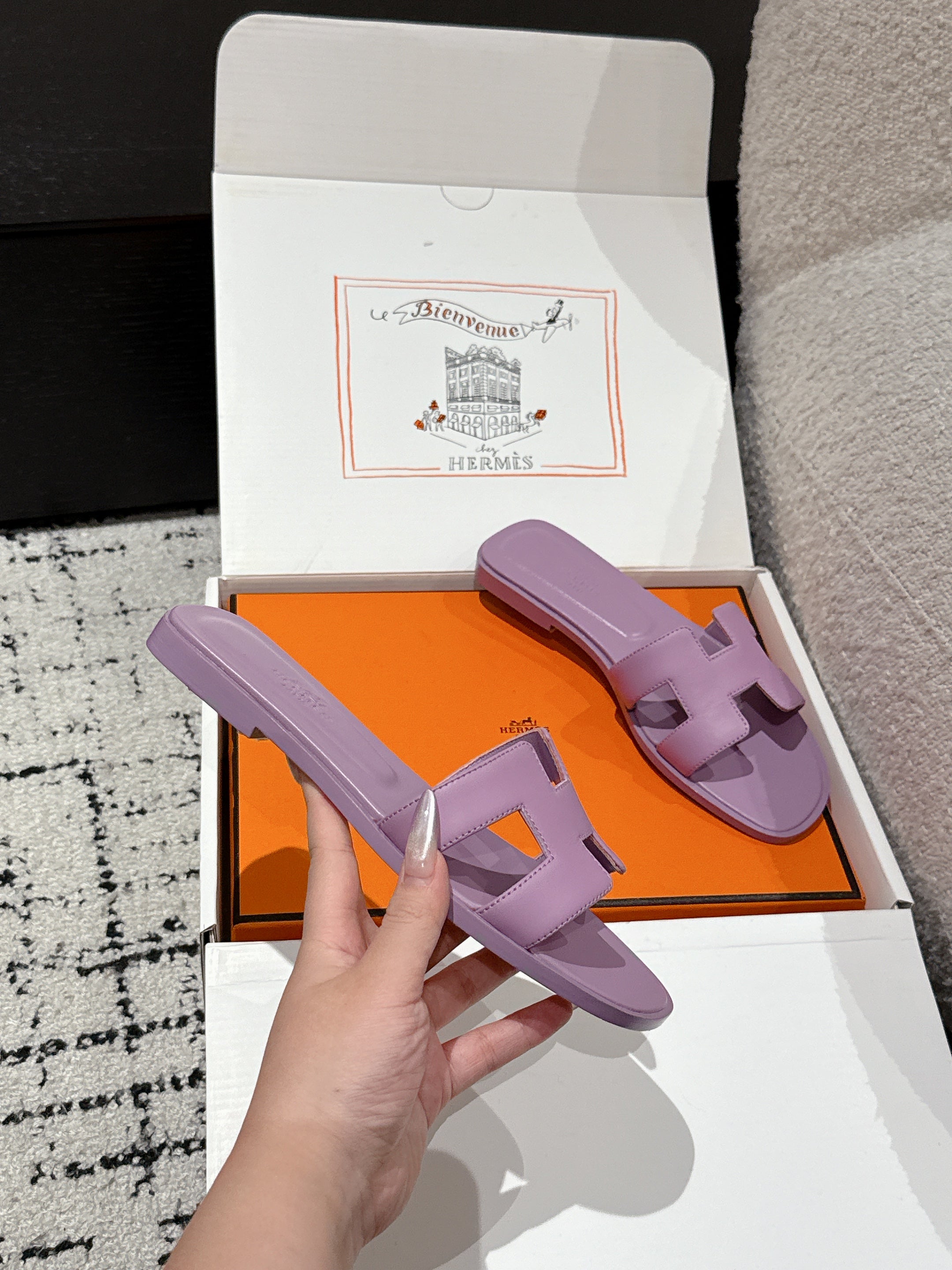 HM 25 Oran Sandal Violet Calfskin