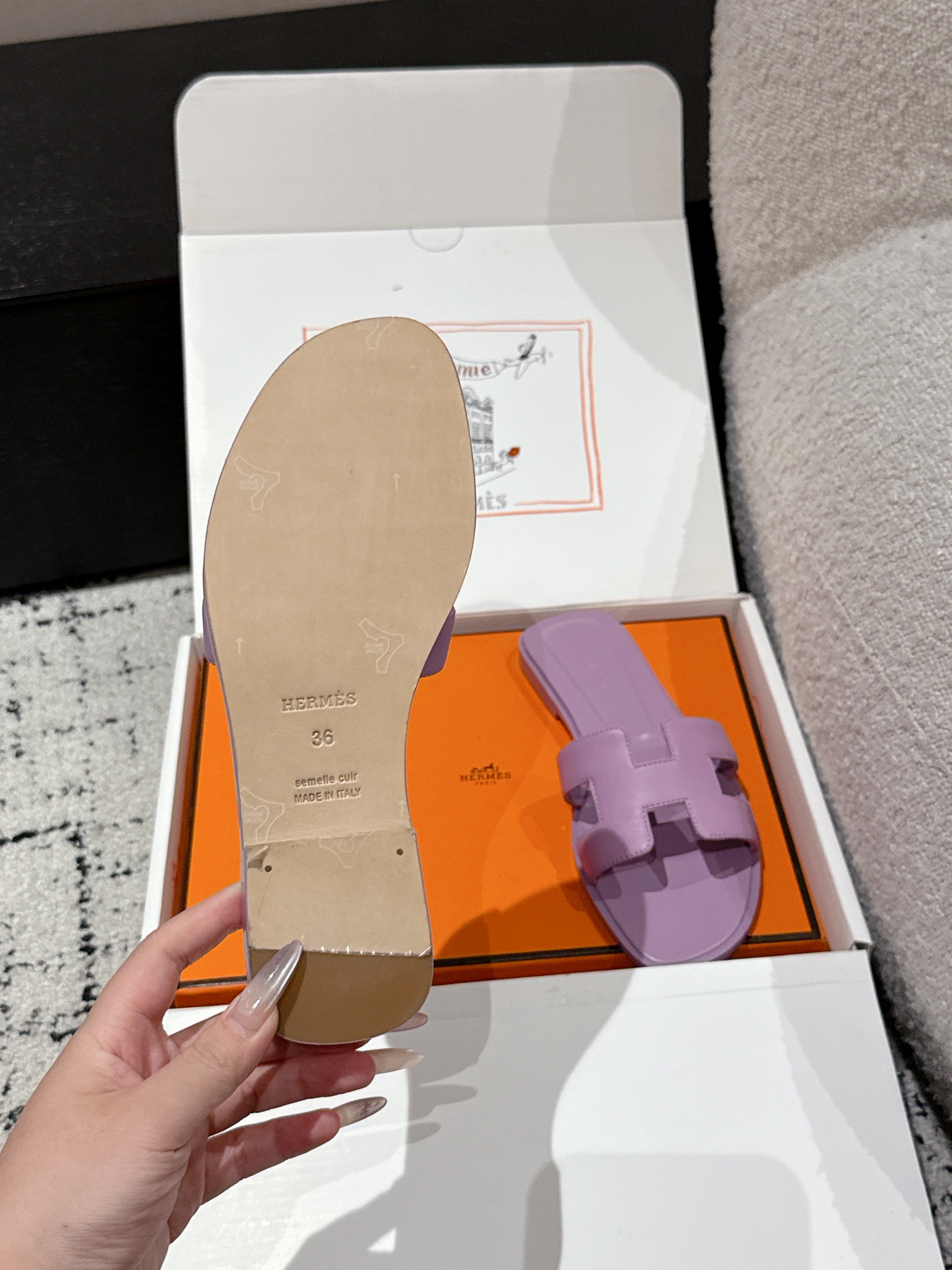 HM 25 Oran Sandal Violet Calfskin