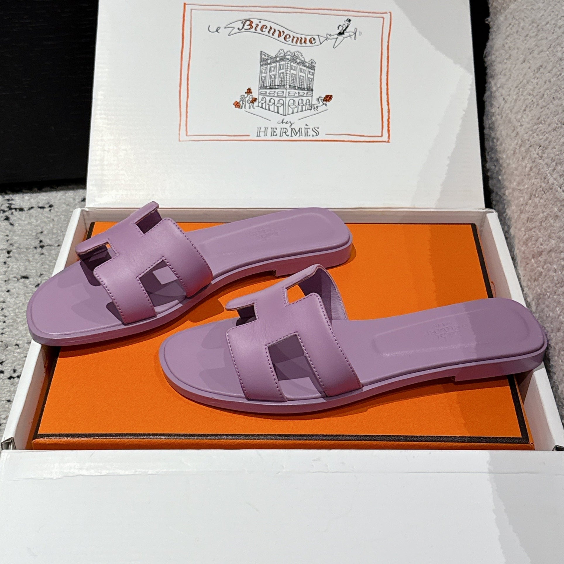 HM 25 Oran Sandal Violet Calfskin