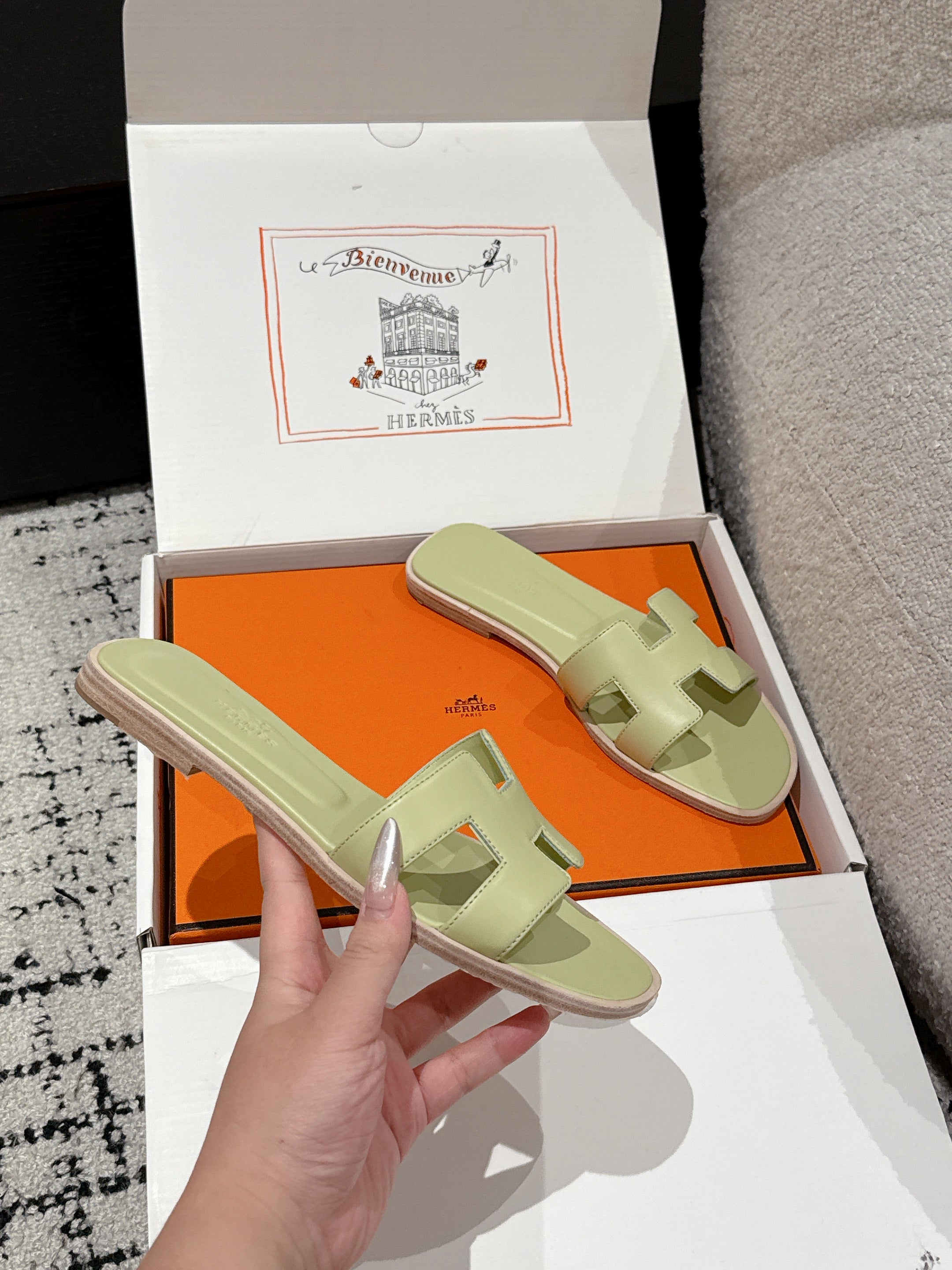 HM 25 Oran Sandal Light Green Calfskin