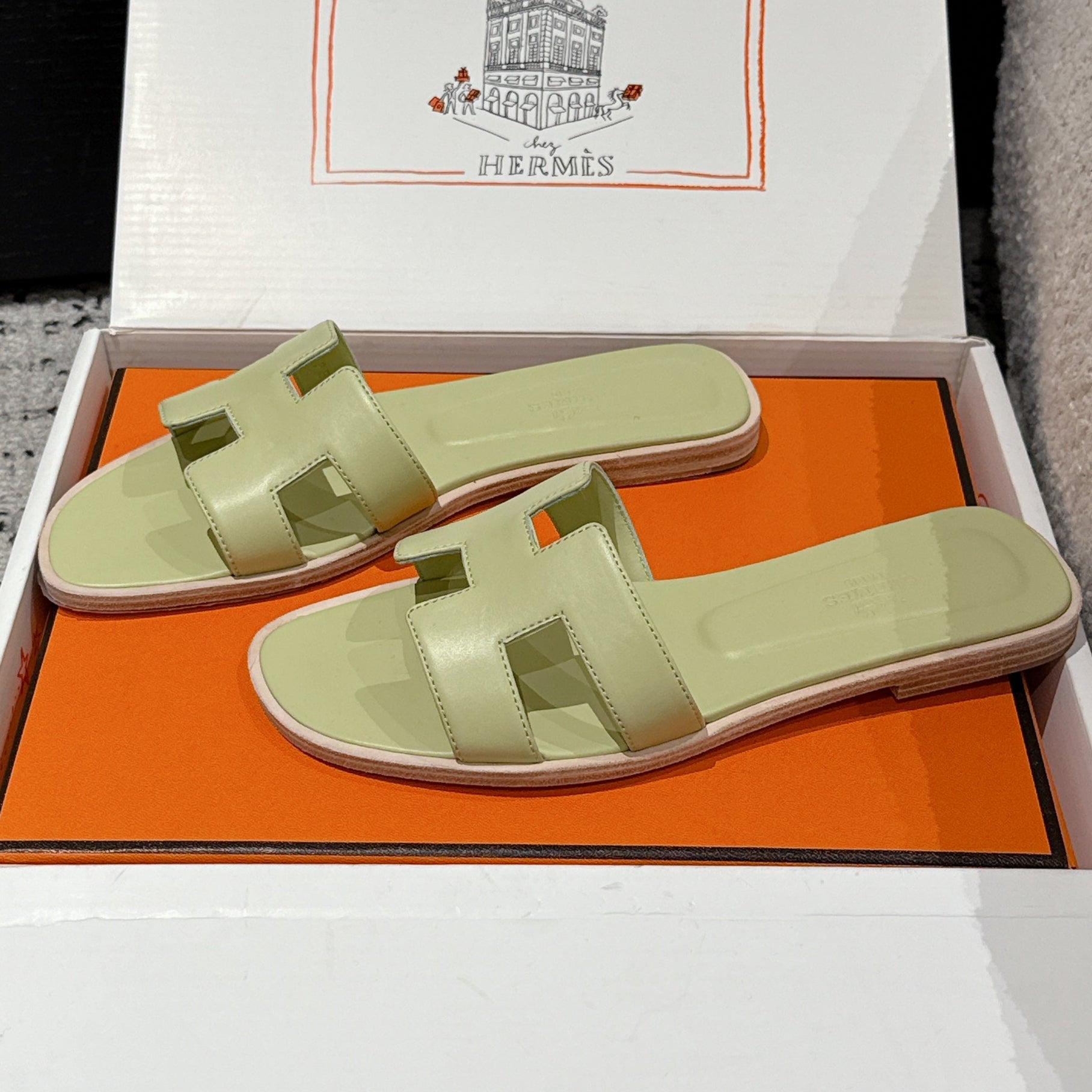 HM 25 Oran Sandal Light Green Calfskin