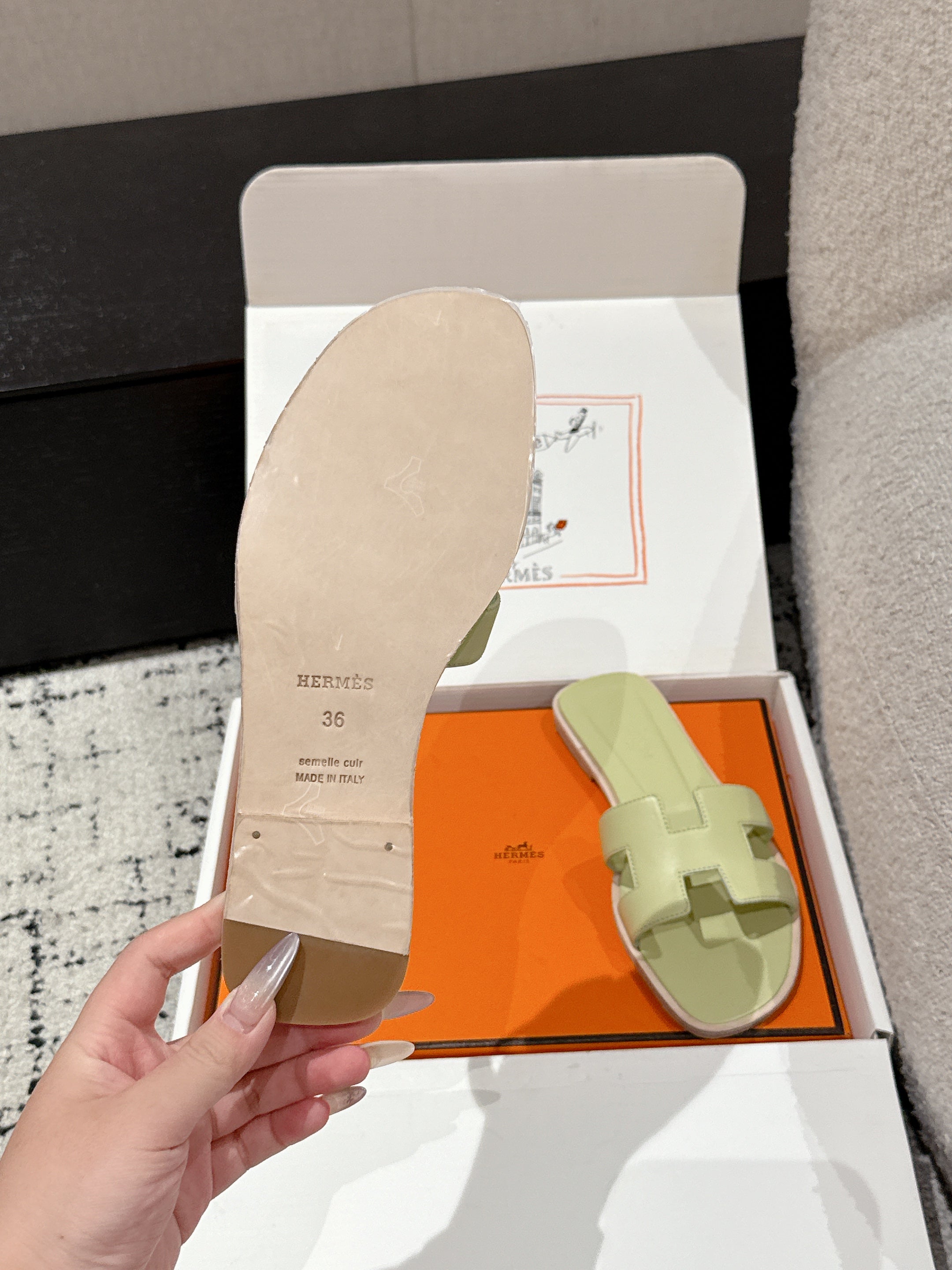 HM 25 Oran Sandal Light Green Calfskin