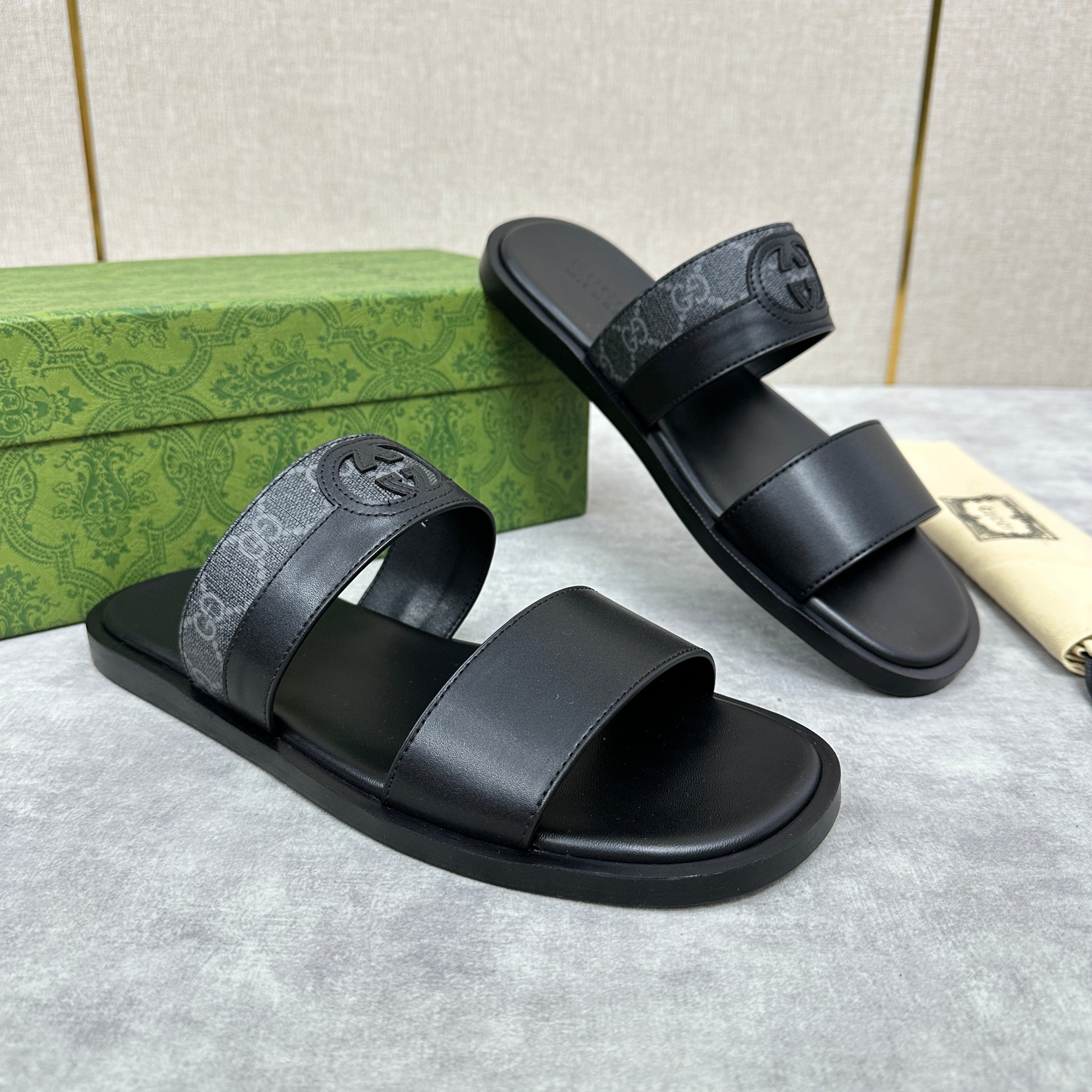 GG Men's Slide Black Canvas Cowhide 542947