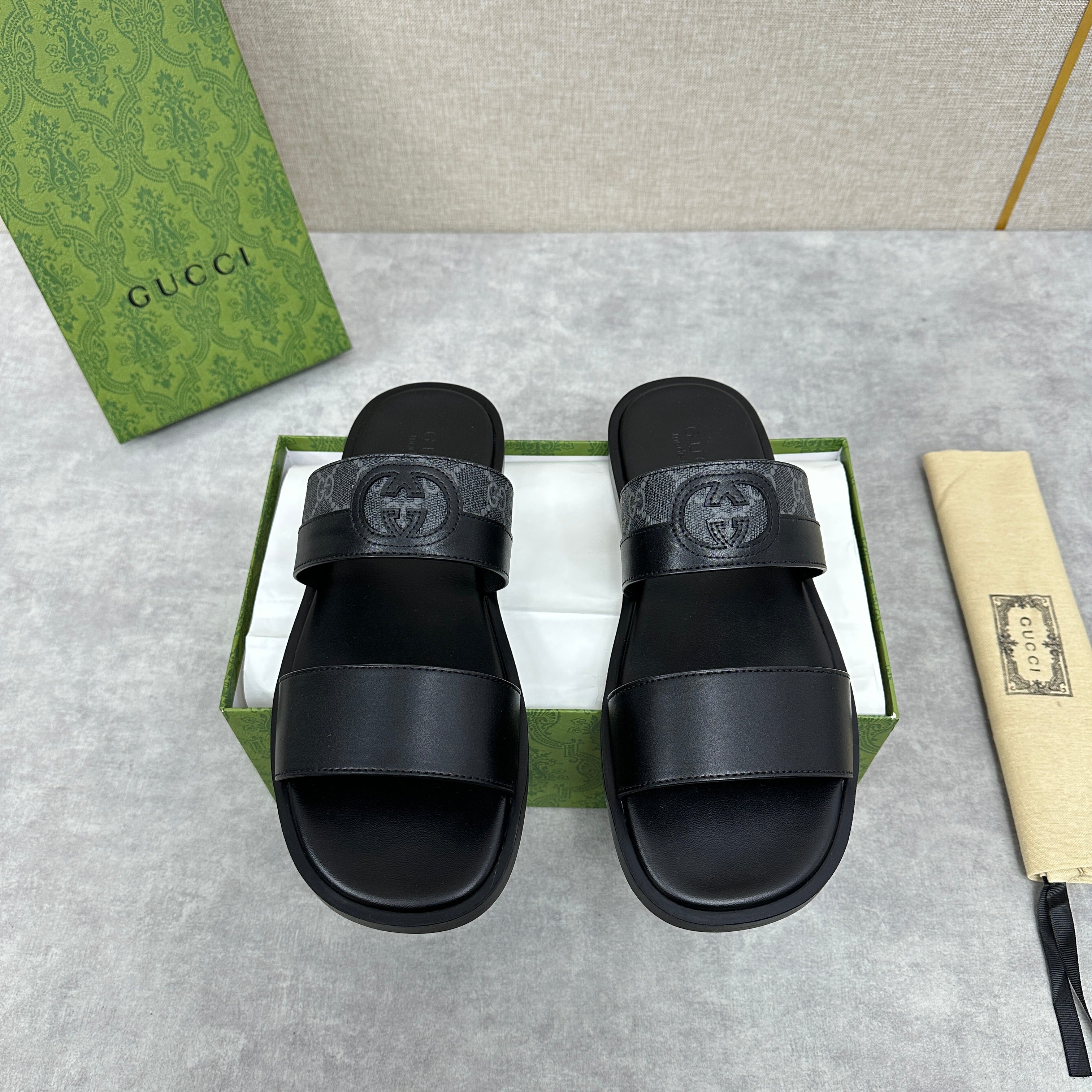 GG Men's Slide Black Canvas Cowhide 542947