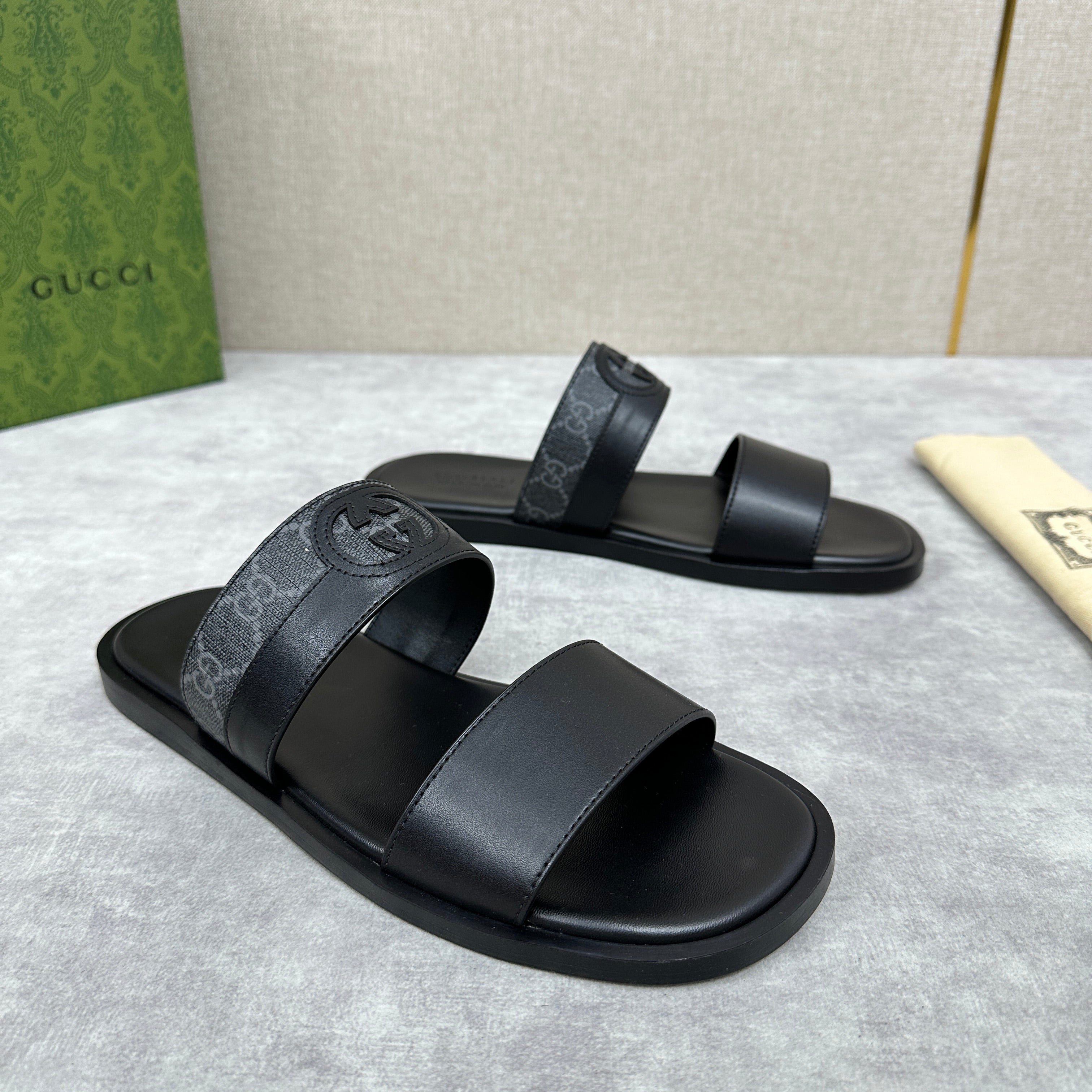 GG Men's Slide Black Canvas Cowhide 542947