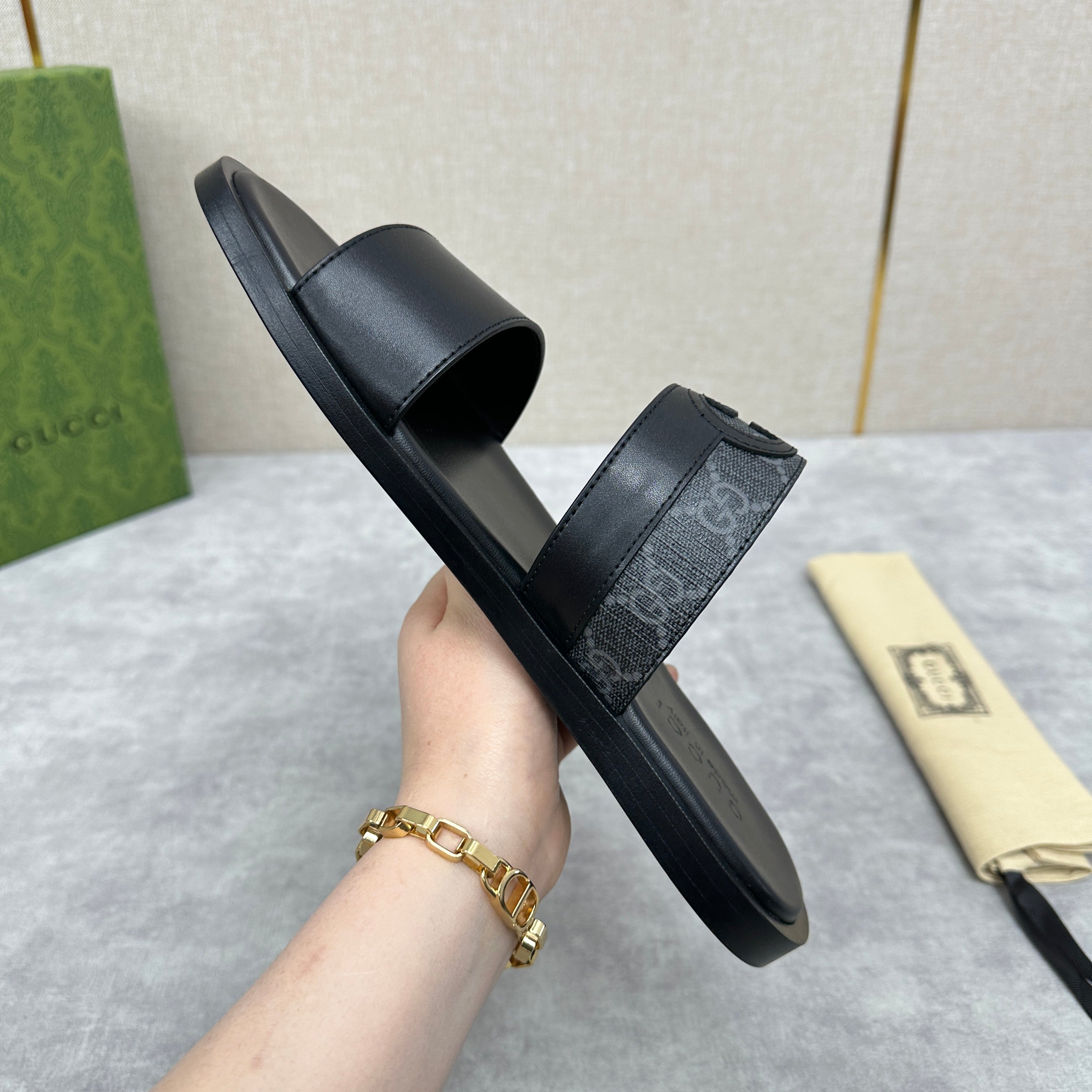 GG Men's Slide Black Canvas Cowhide 542947