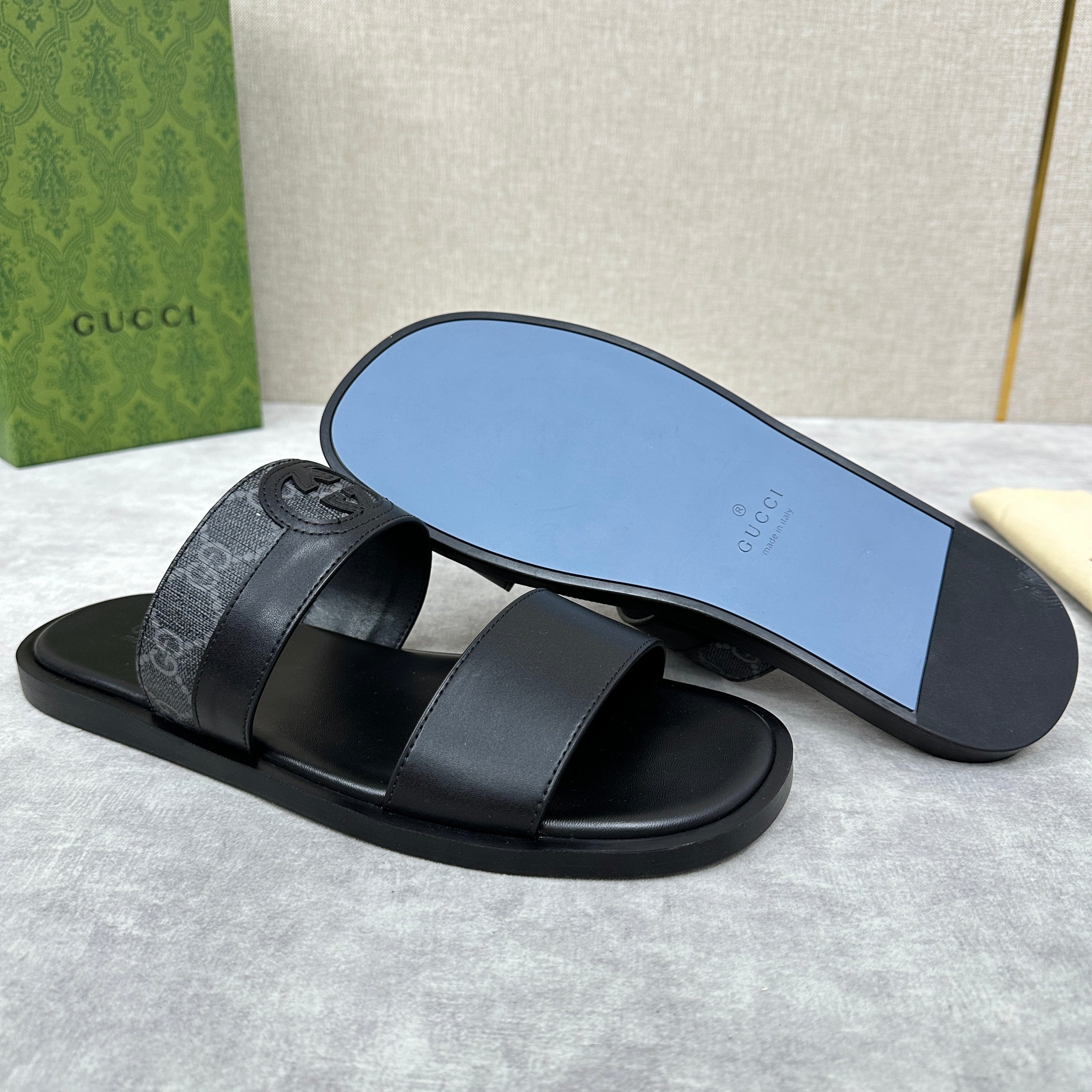 GG Men's Slide Black Canvas Cowhide 542947