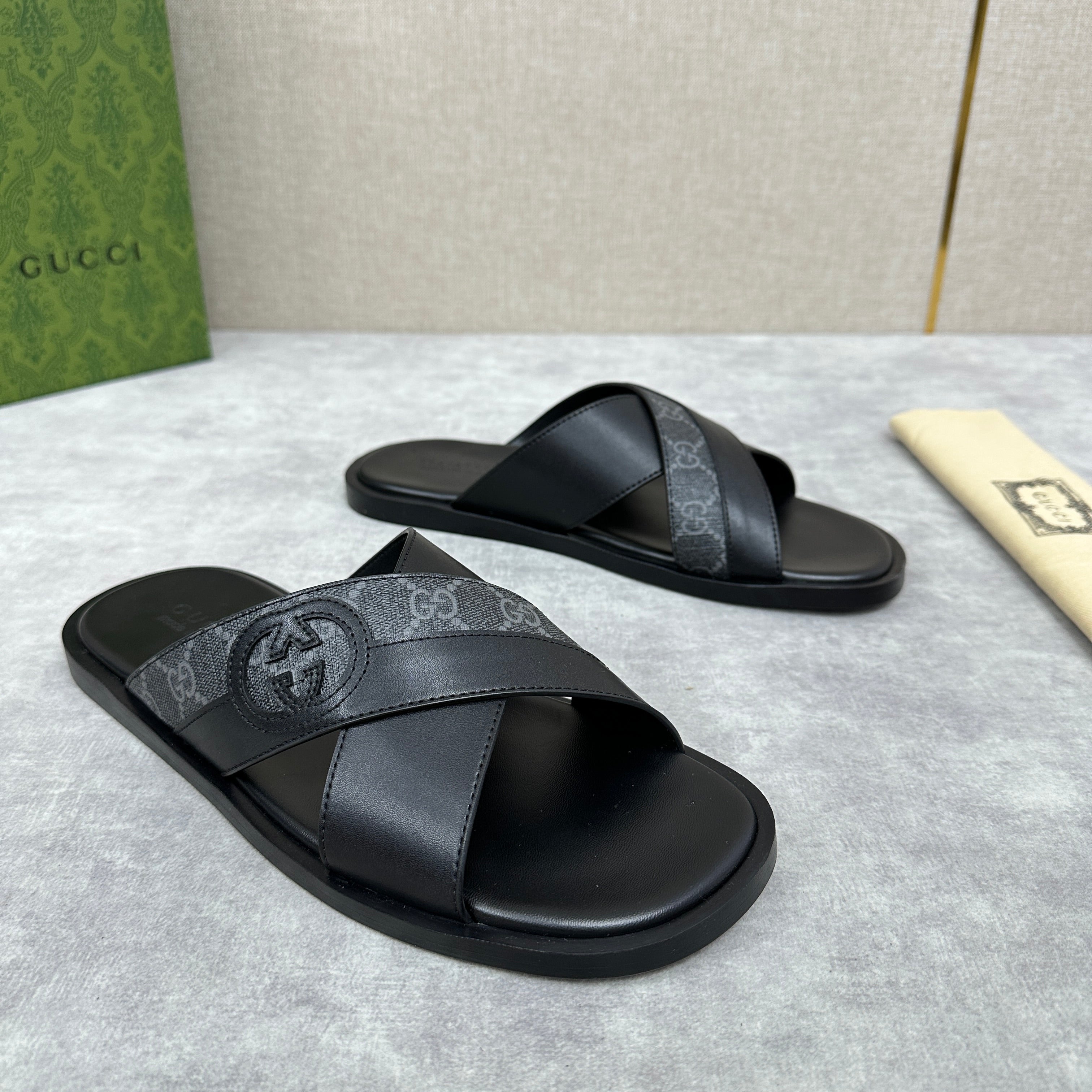 GG Men's Slide Black Canvas Cowhide 542949