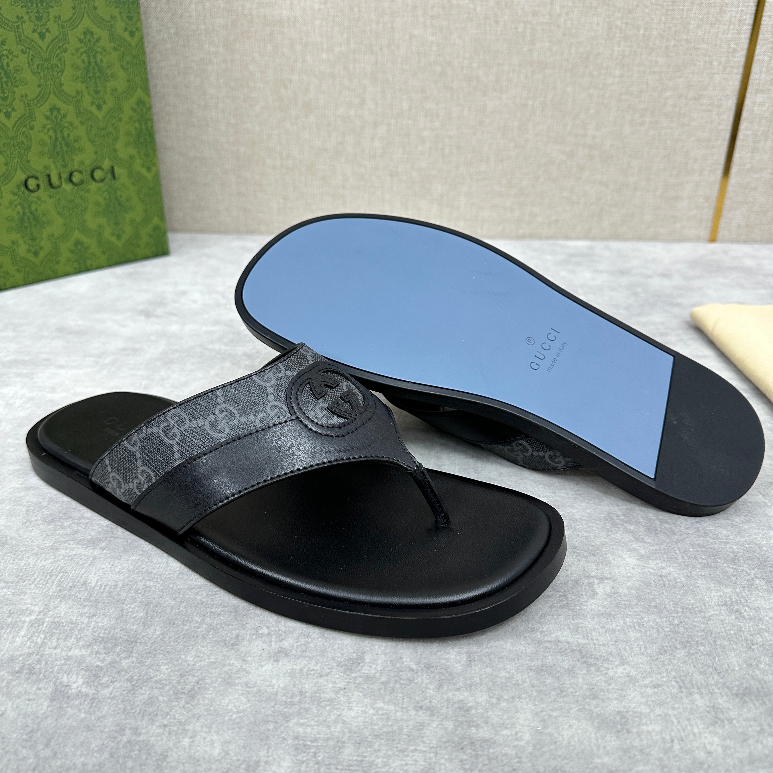 GG Men's Thong Sandals Black Canvas Cowhide 542951