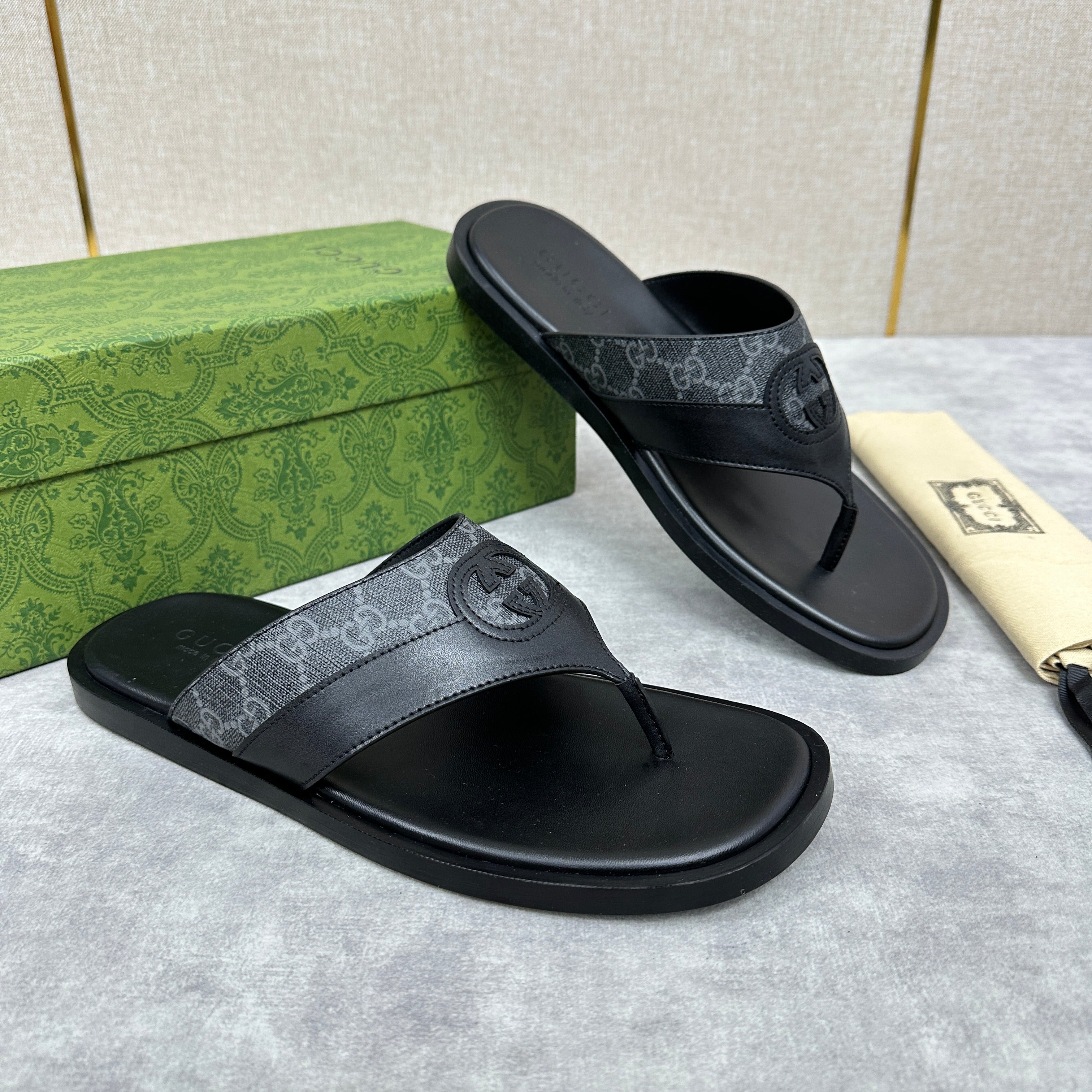 GG Men's Thong Sandals Black Canvas Cowhide 542951