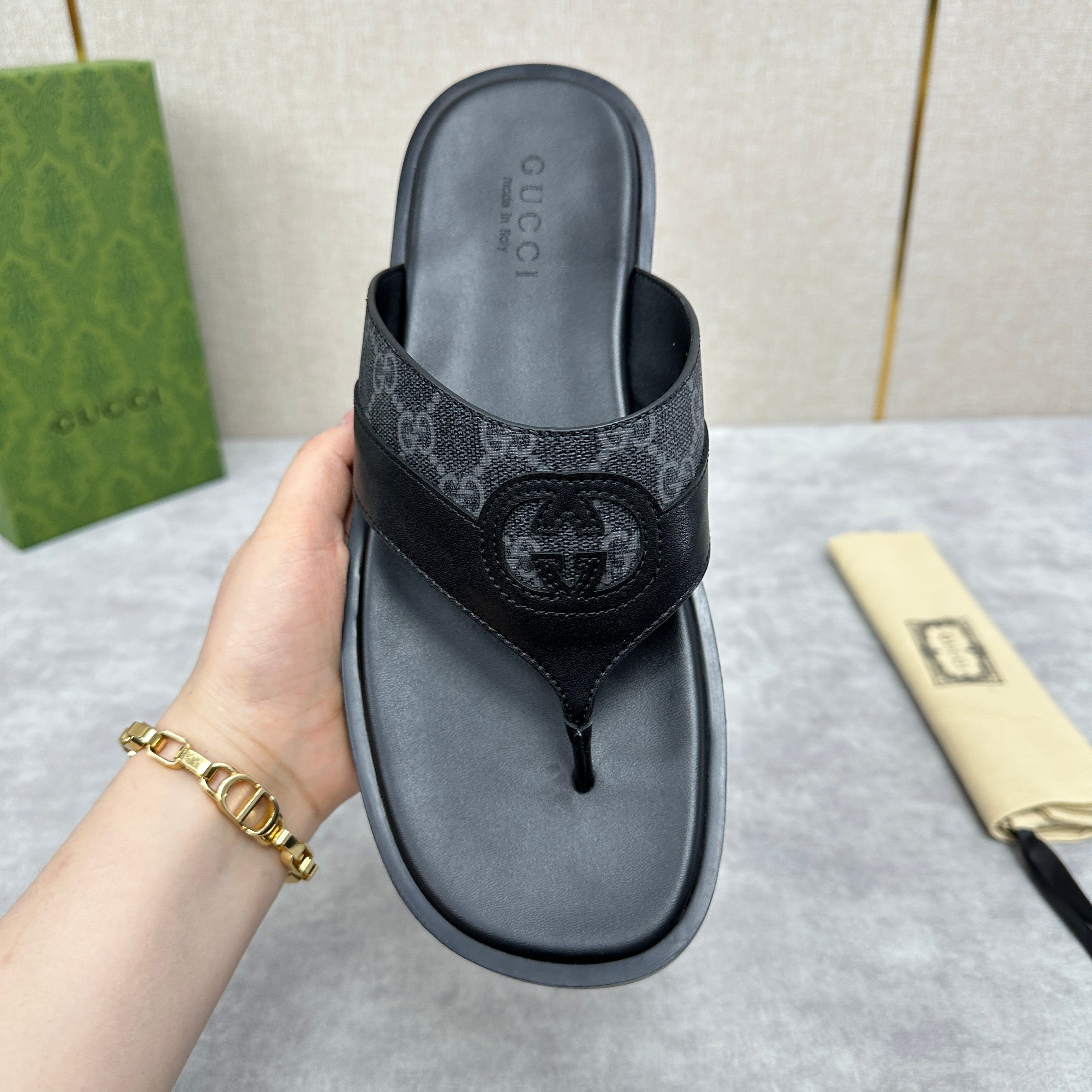 GG Men's Thong Sandals Black Canvas Cowhide 542951