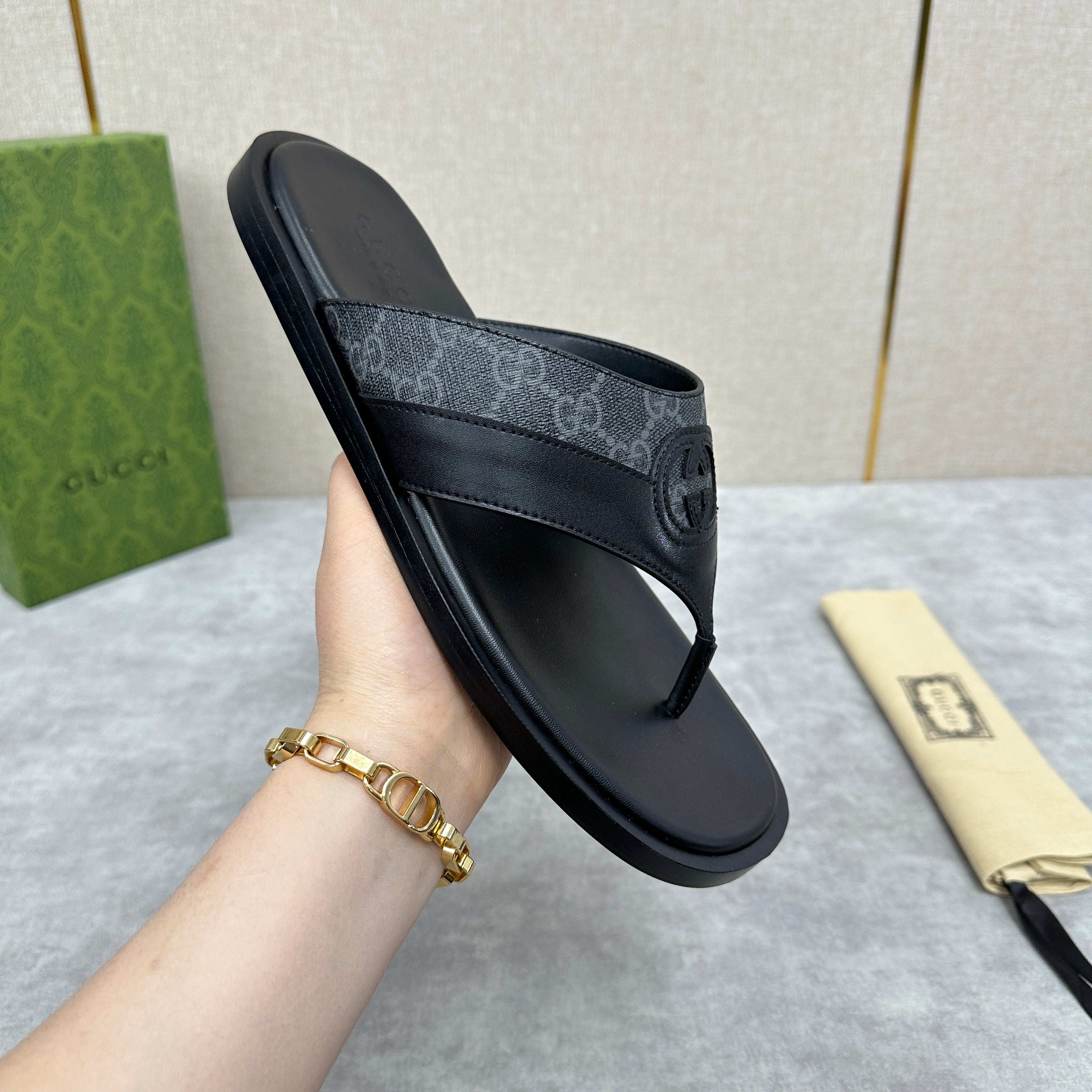 GG Men's Thong Sandals Black Canvas Cowhide 542951