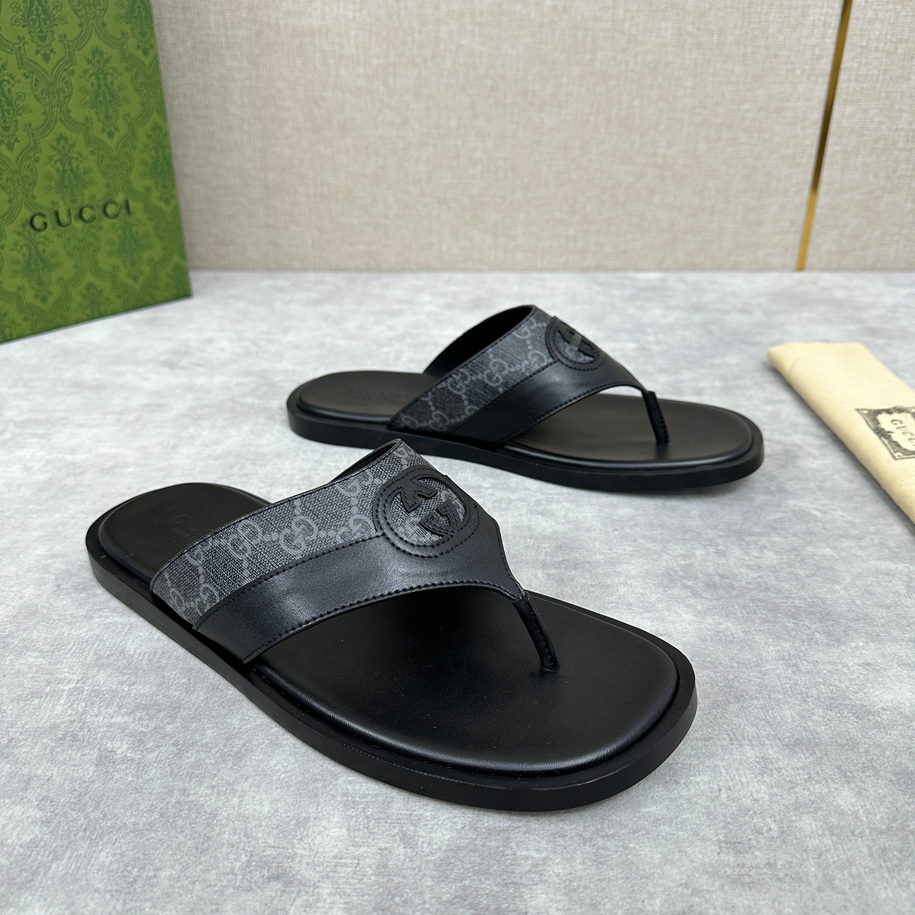 GG Men's Thong Sandals Black Canvas Cowhide 542951