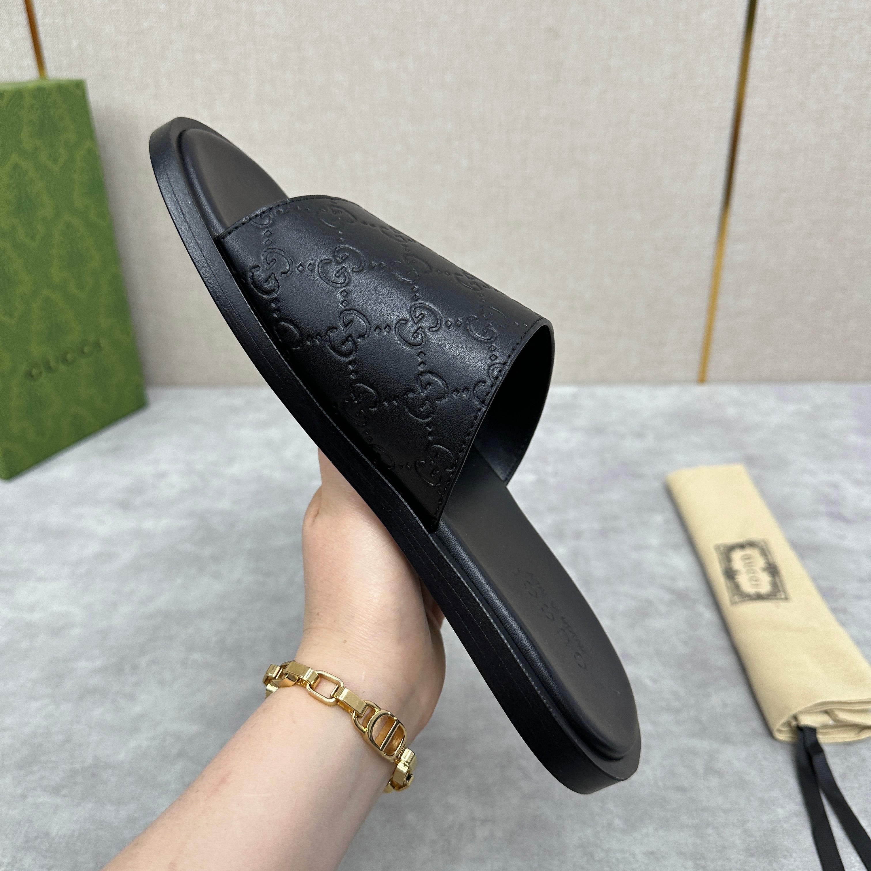 GG Men's slide black cowhide 542957