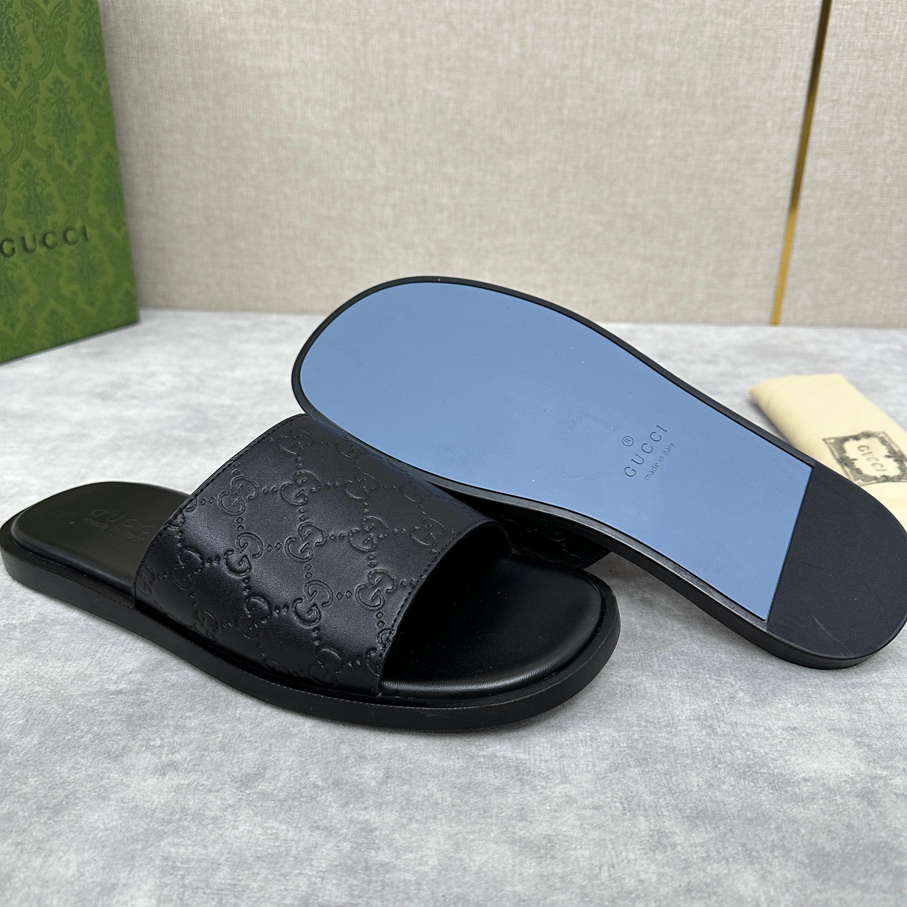 GG Men's slide black cowhide 542957