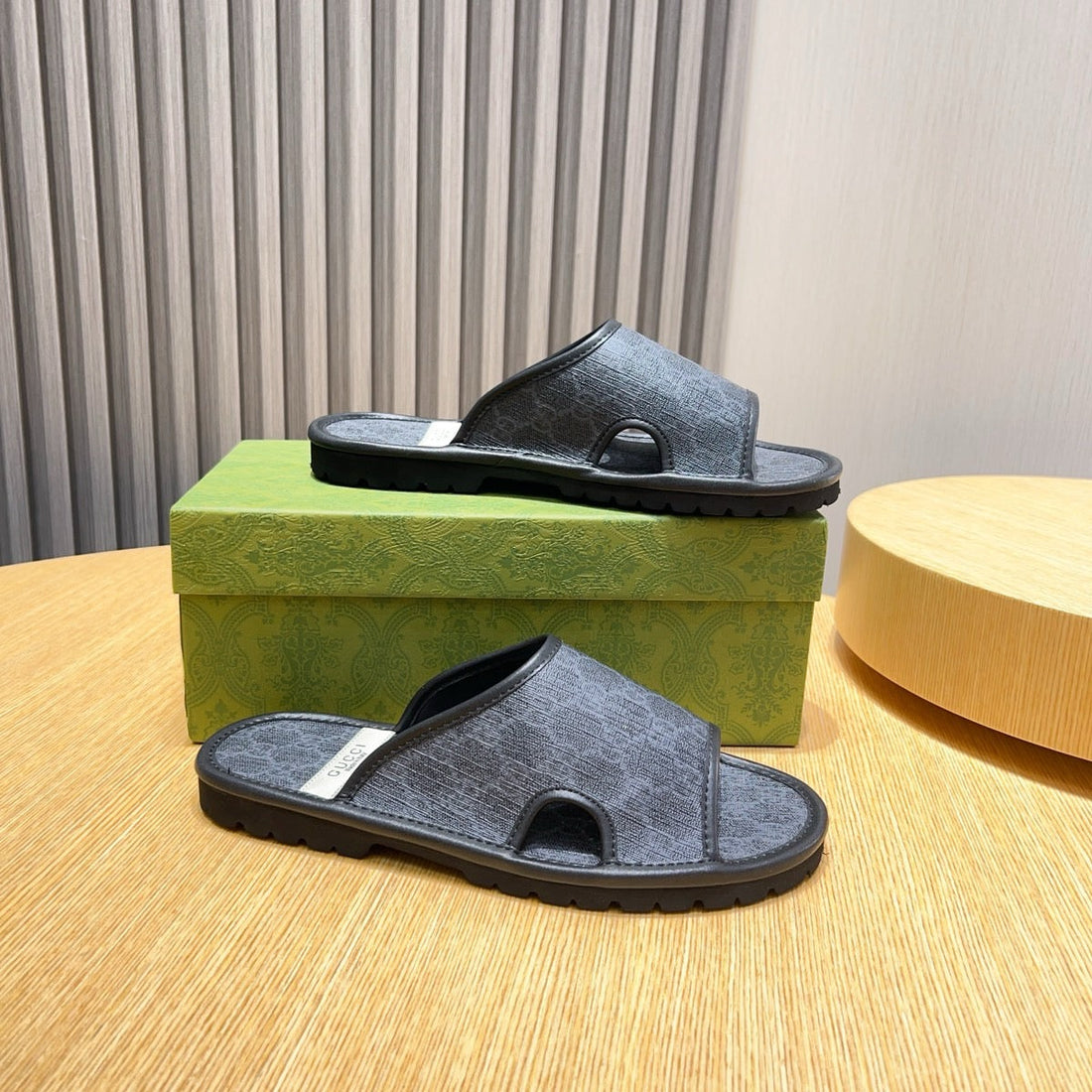 GG Men's Slide Black Printed Fabric 544367