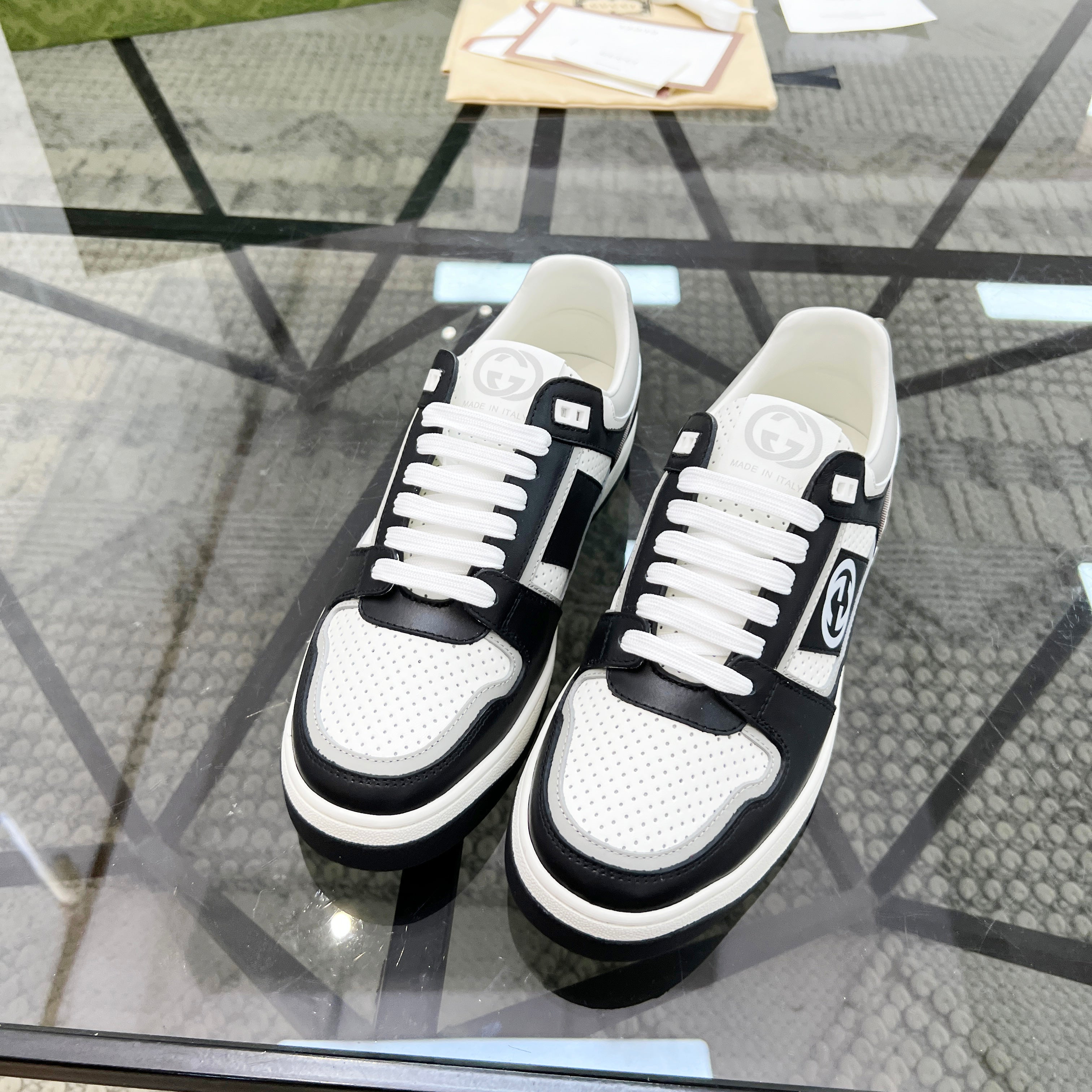 GG Men's Sneaker White Black Cowhide 525902