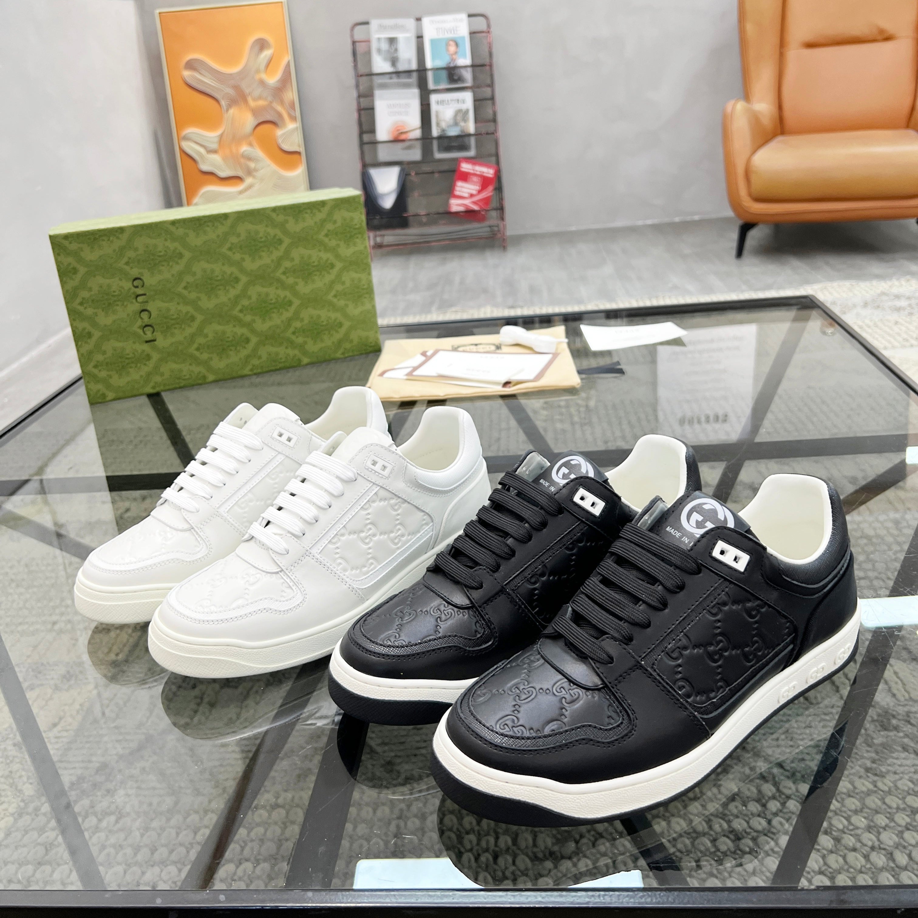 GG Men's Sneaker Black White Embossed Cowhide 525909