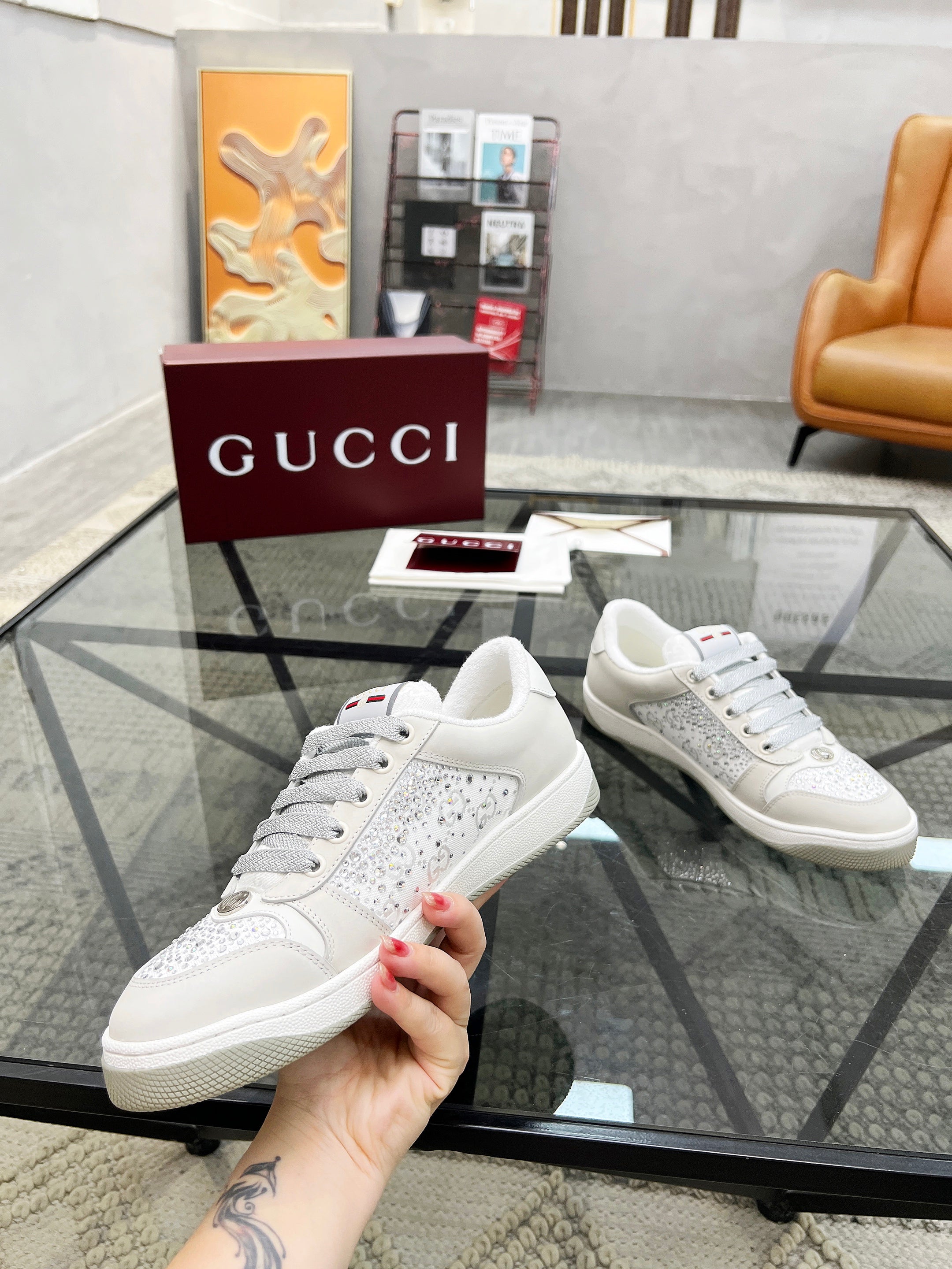 GG Men's Screener Sneaker White Diamond Cowhide 559030