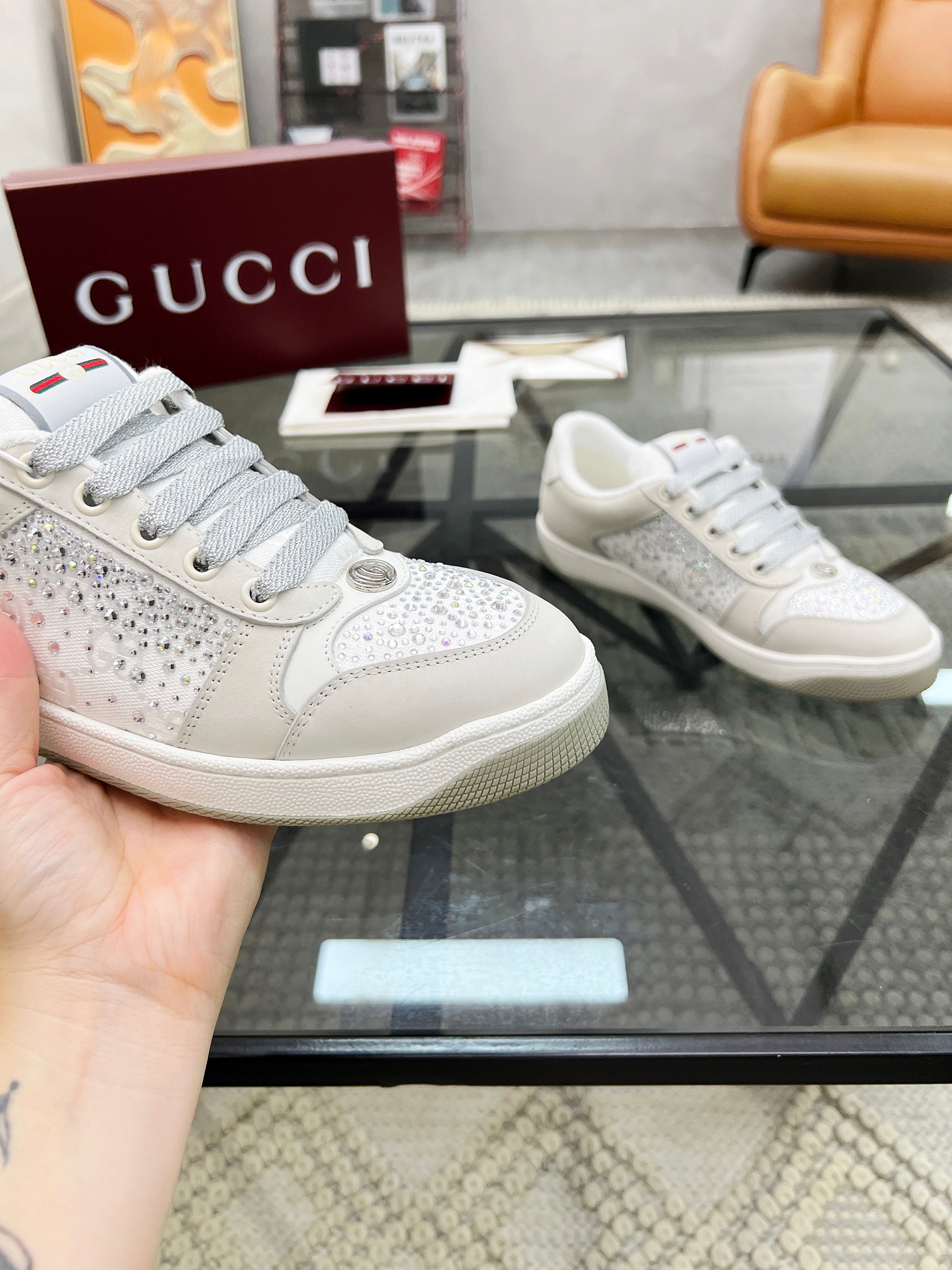 GG Men's Screener Sneaker White Diamond Cowhide 559030