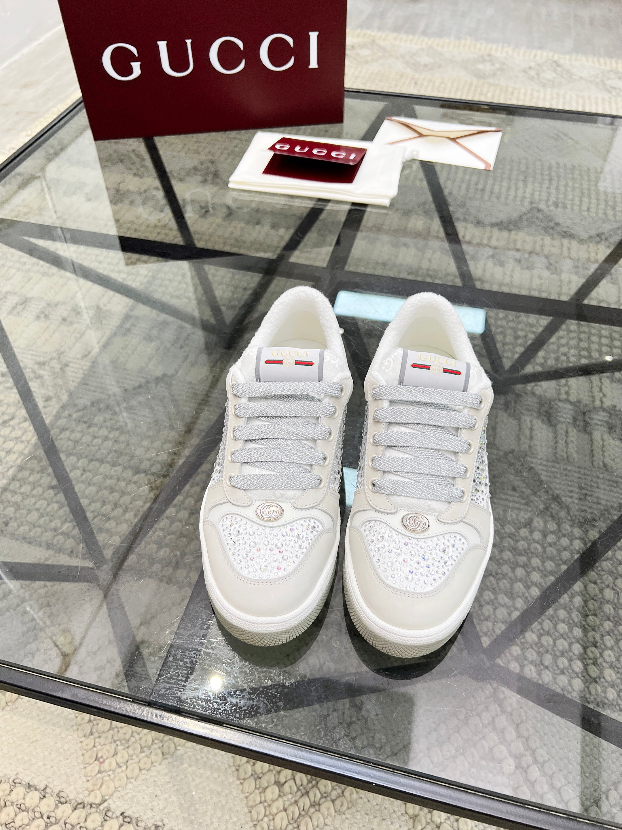 GG Men's Screener Sneaker White Diamond Cowhide 559030