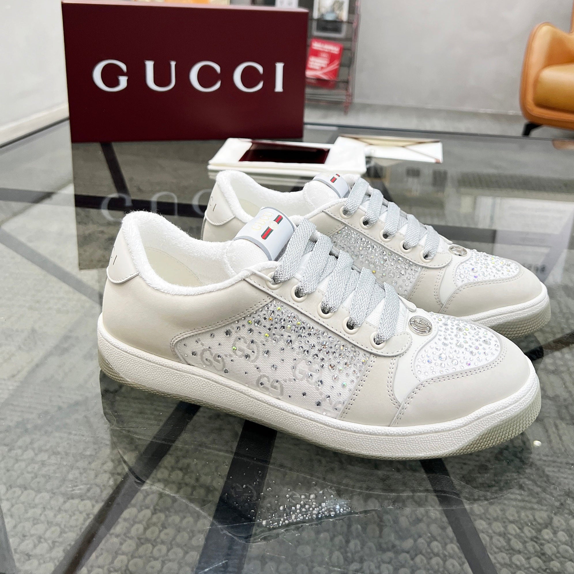 GG Men's Screener Sneaker White Diamond Cowhide 559030