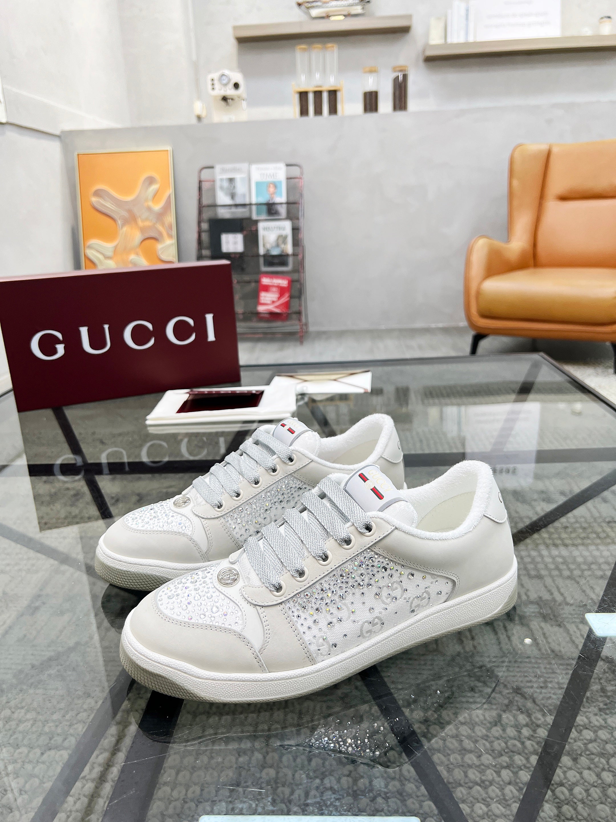 GG Men's Screener Sneaker White Diamond Cowhide 559030