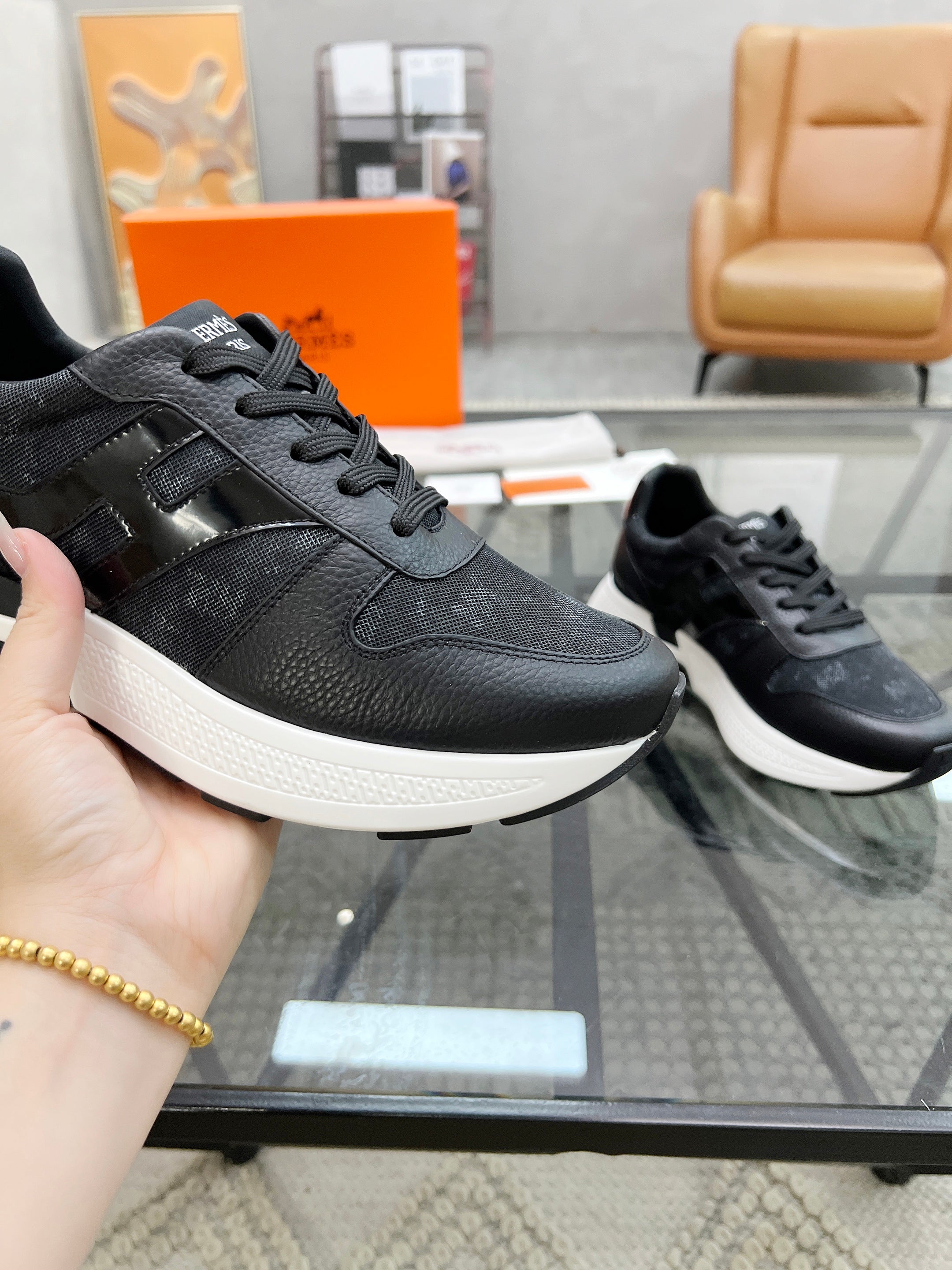 HM Men's Sneaker Black Cowhide Fabric 603852