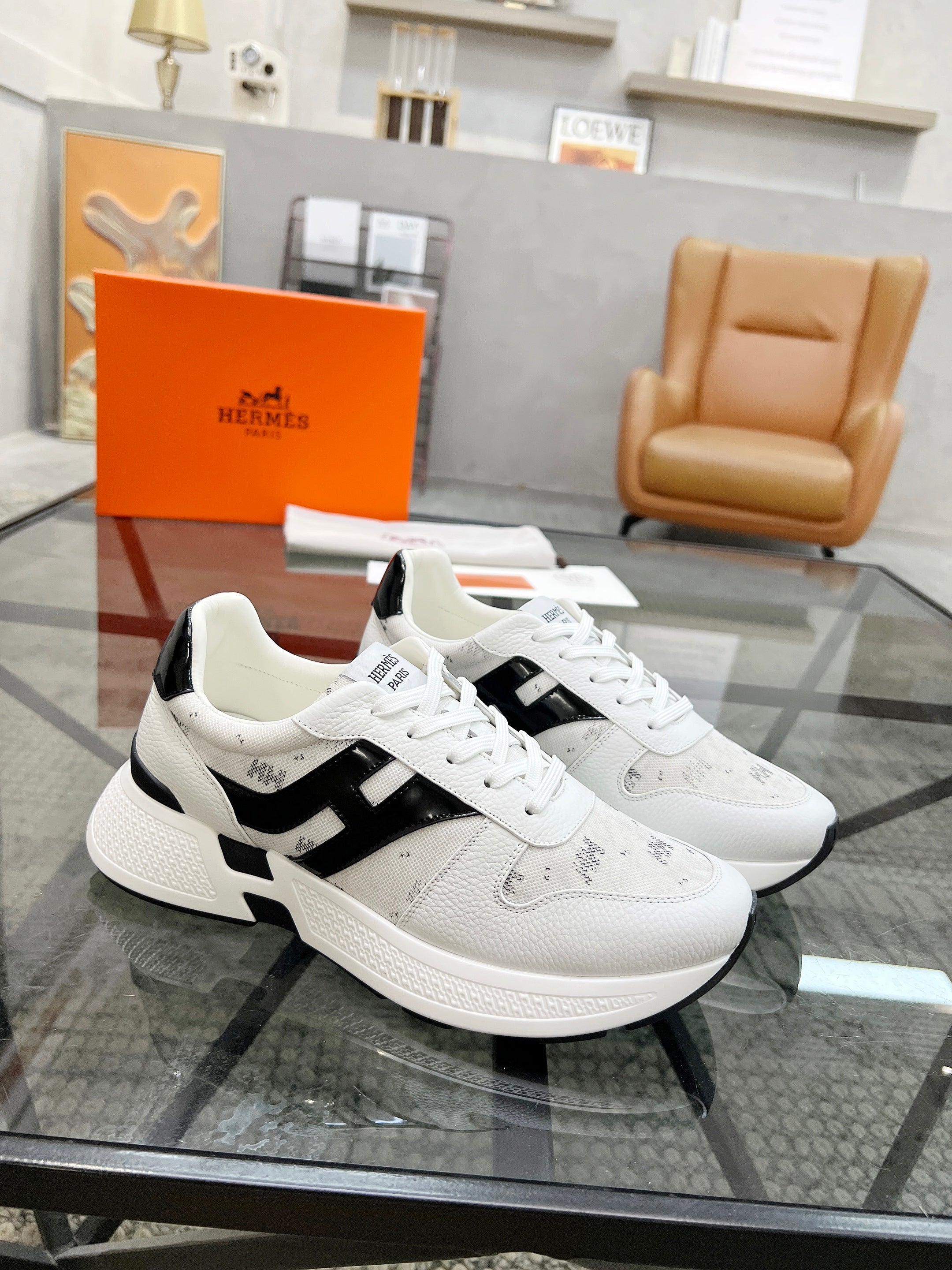 HM Men's Sneaker White Cowhide Fabric 603855