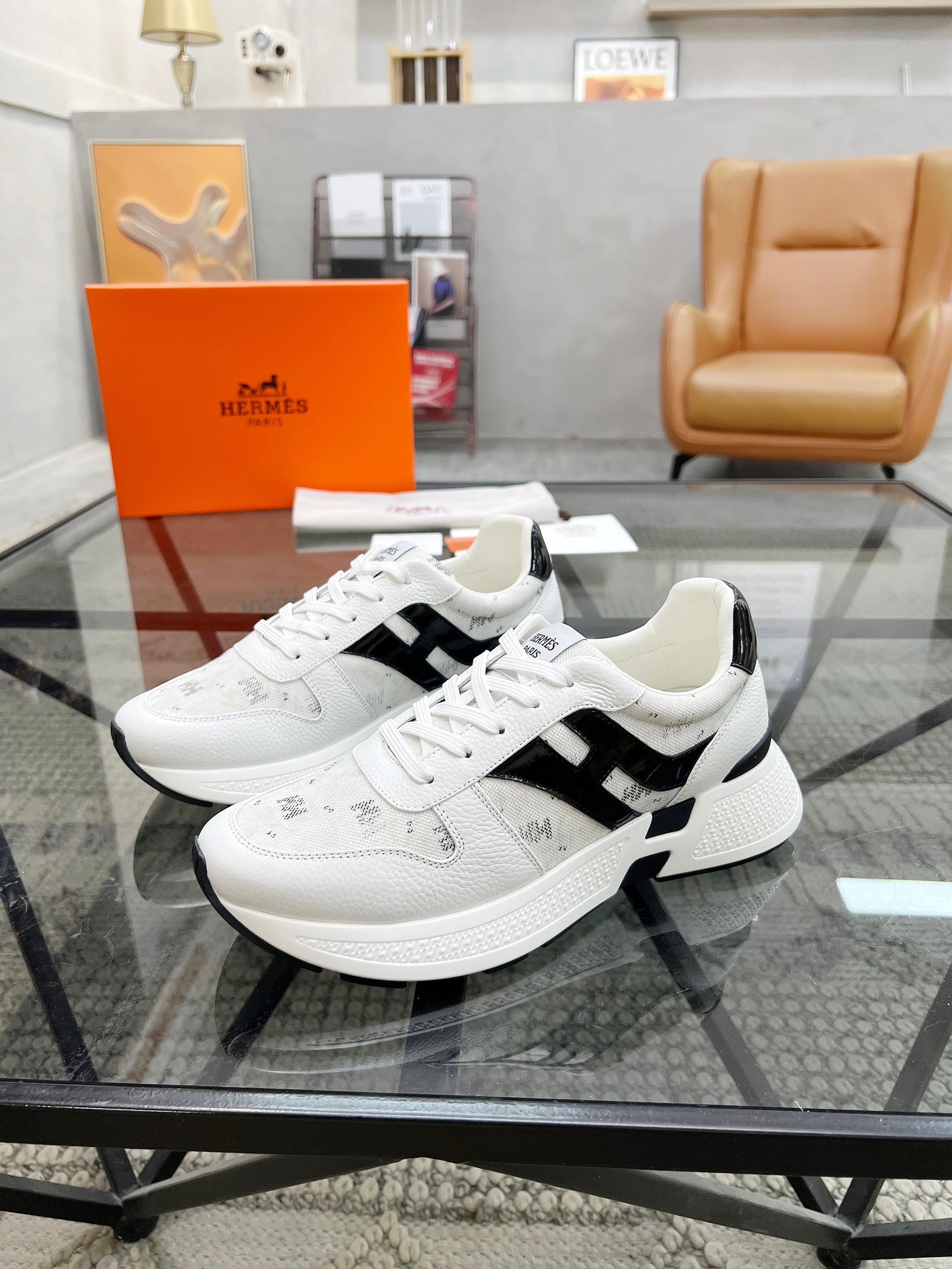 HM Men's Sneaker White Cowhide Fabric 603855