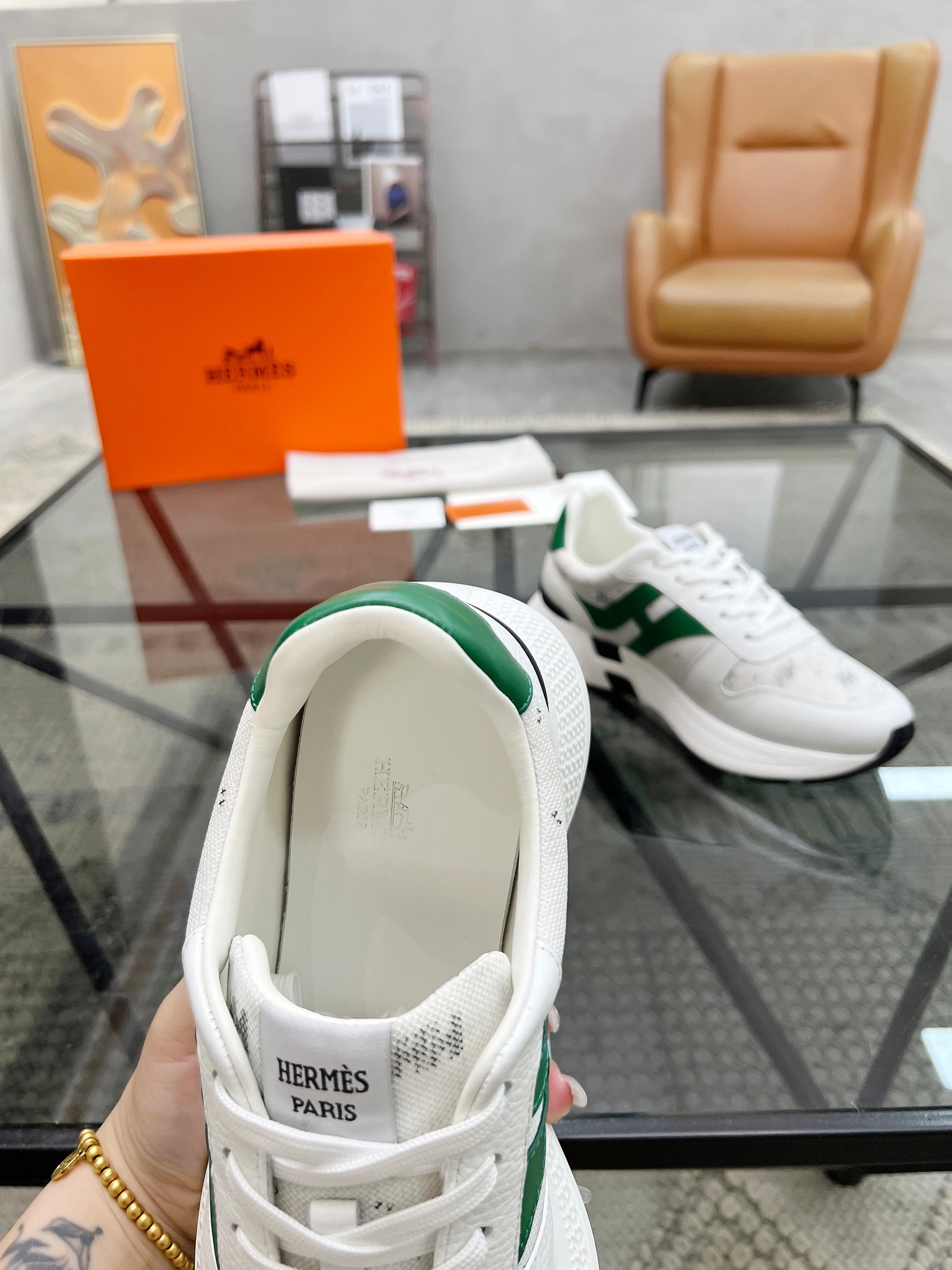 HM Men's Sneaker White Cowhide Fabric 603855