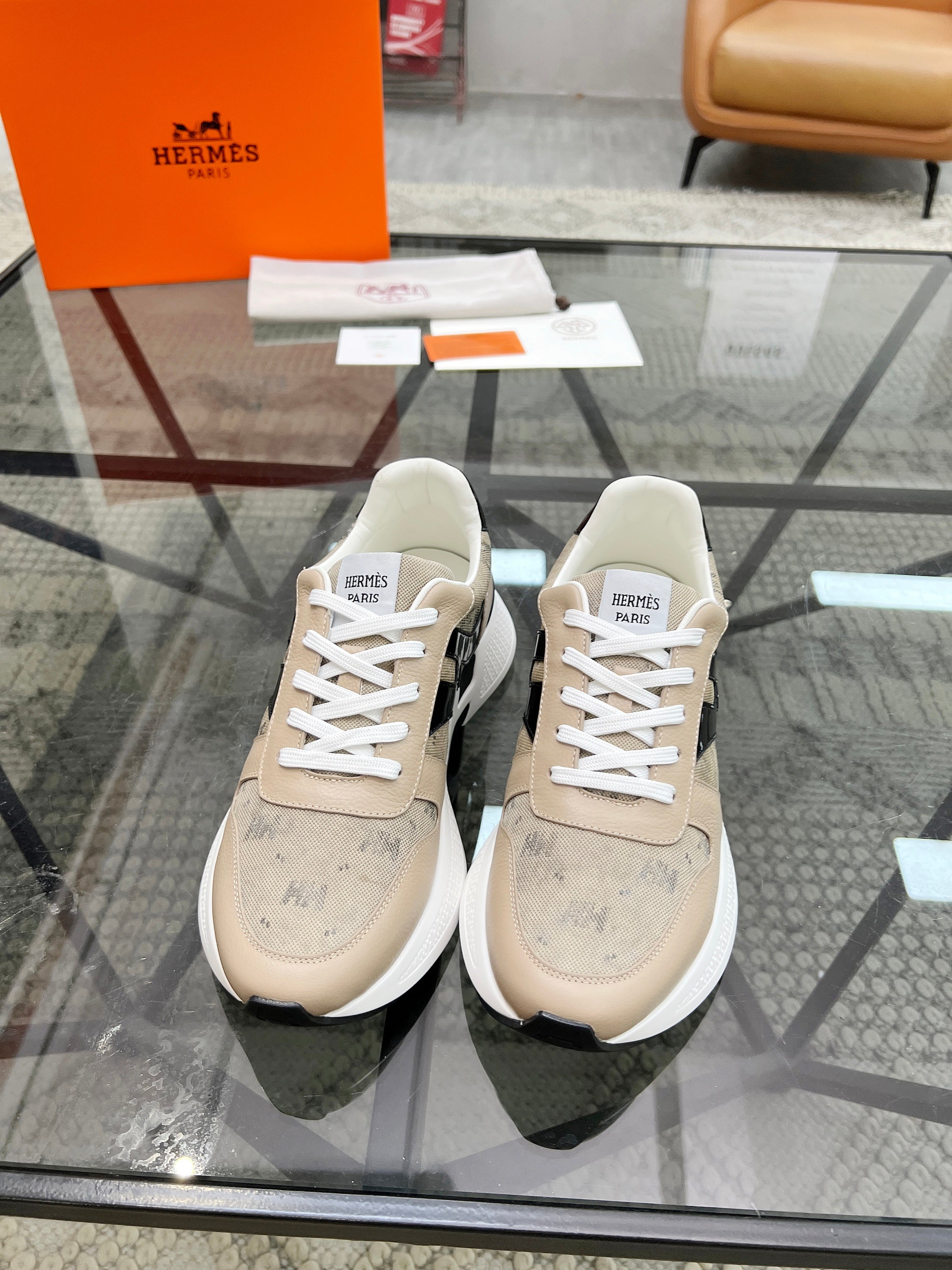 HM Men's Sneaker Beige Cowhide Fabric 603857