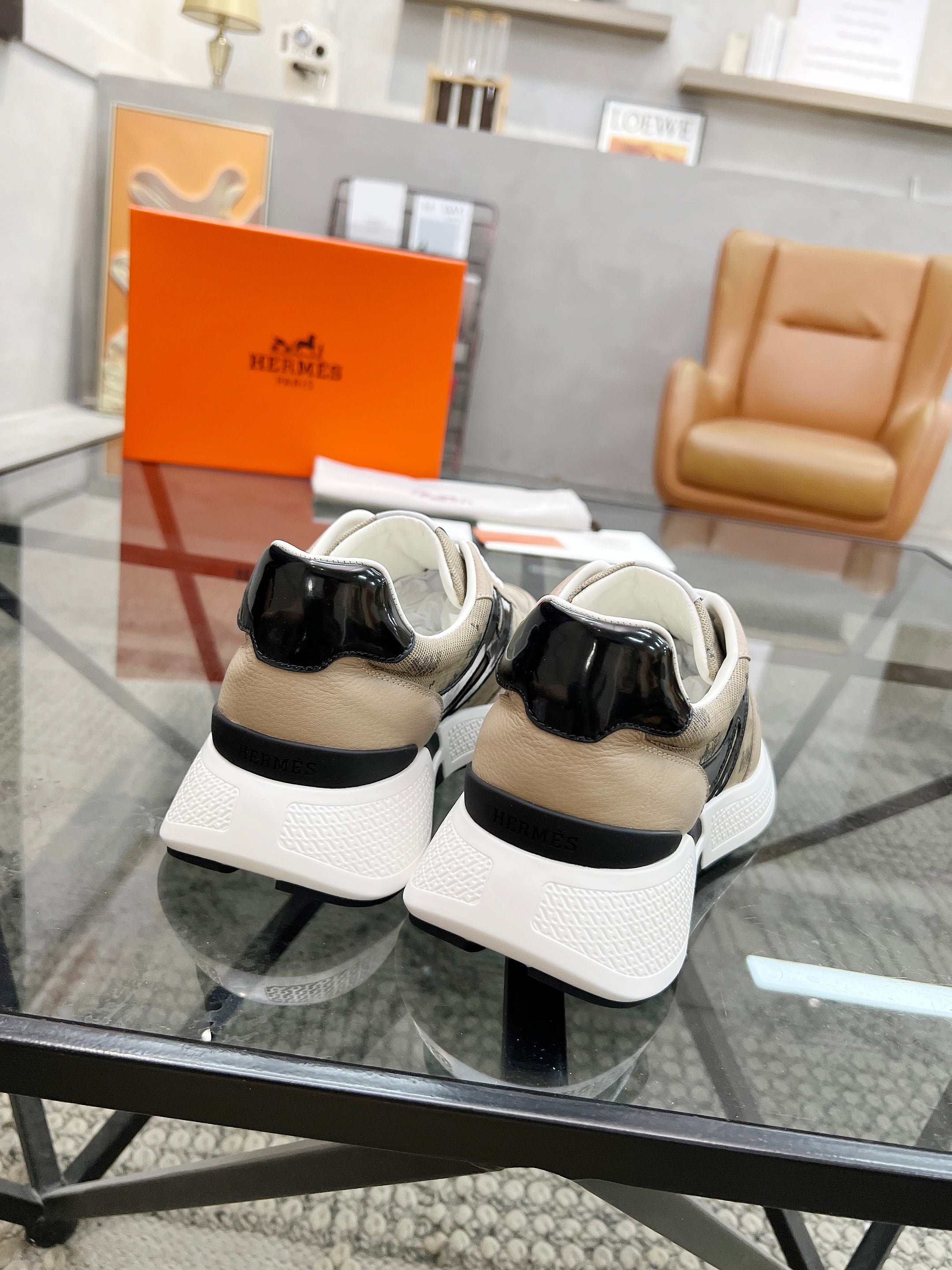 HM Men's Sneaker Beige Cowhide Fabric 603857