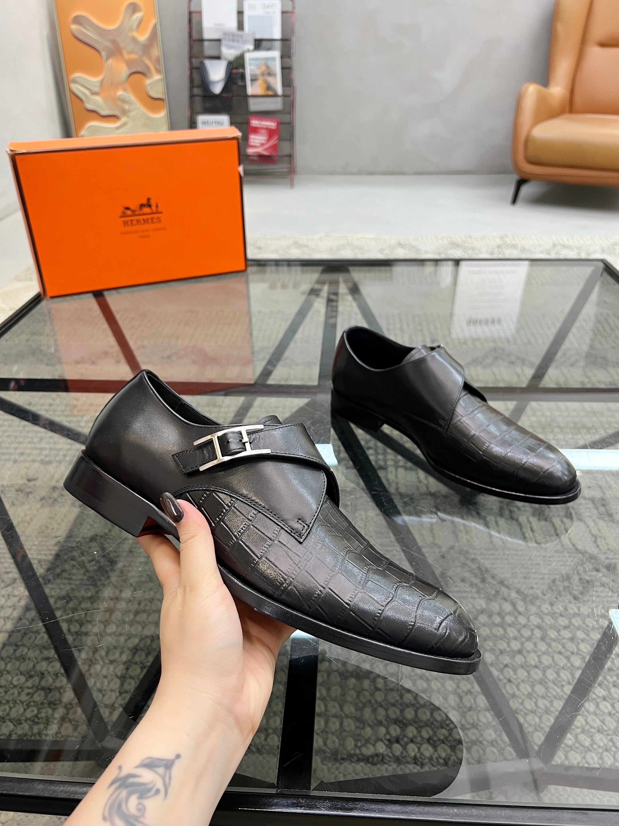 HM Men's Loafer Embossed Black Cowhide 638516