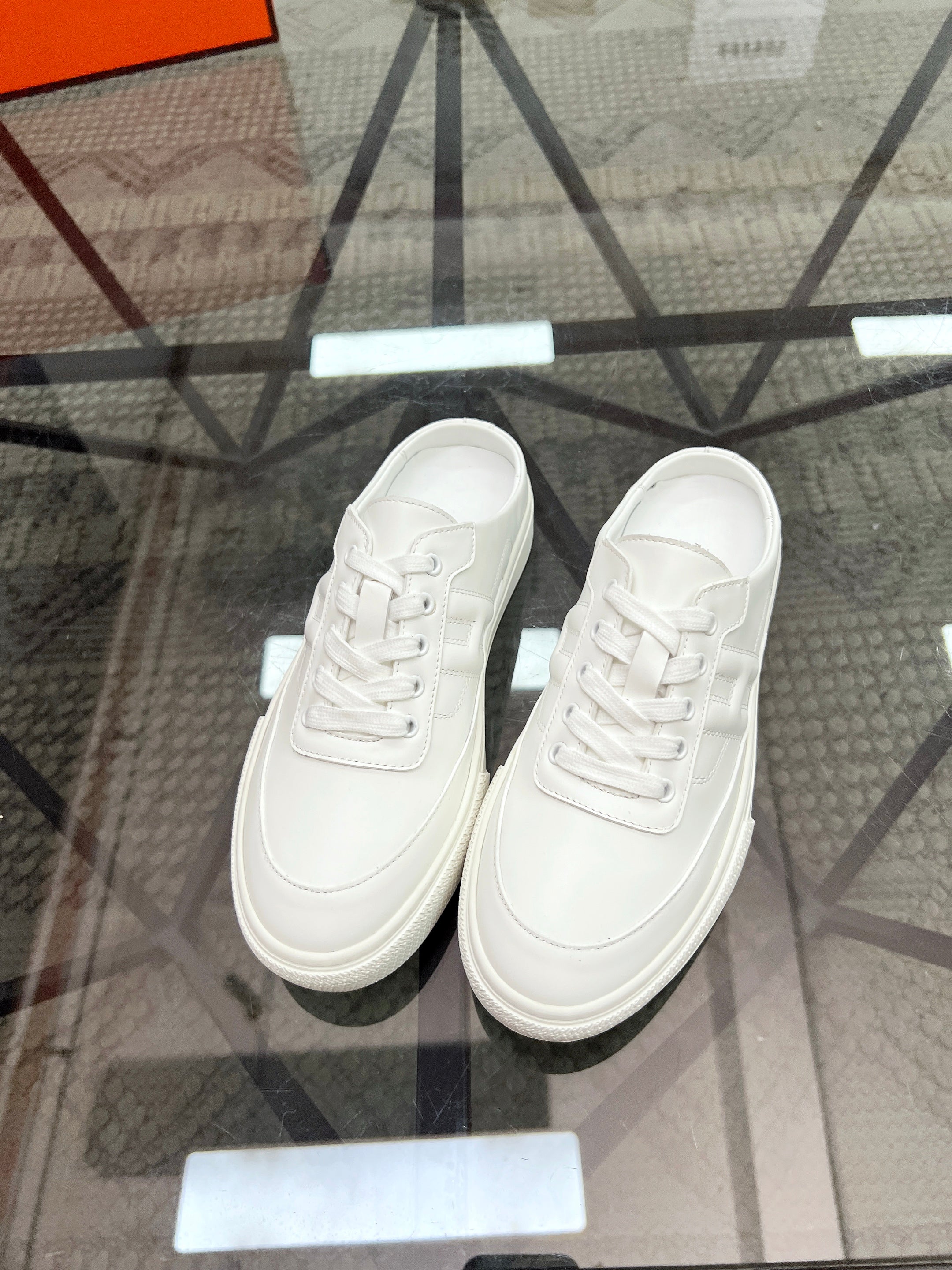 HM Men's Keep Mule White Cowhide 708686